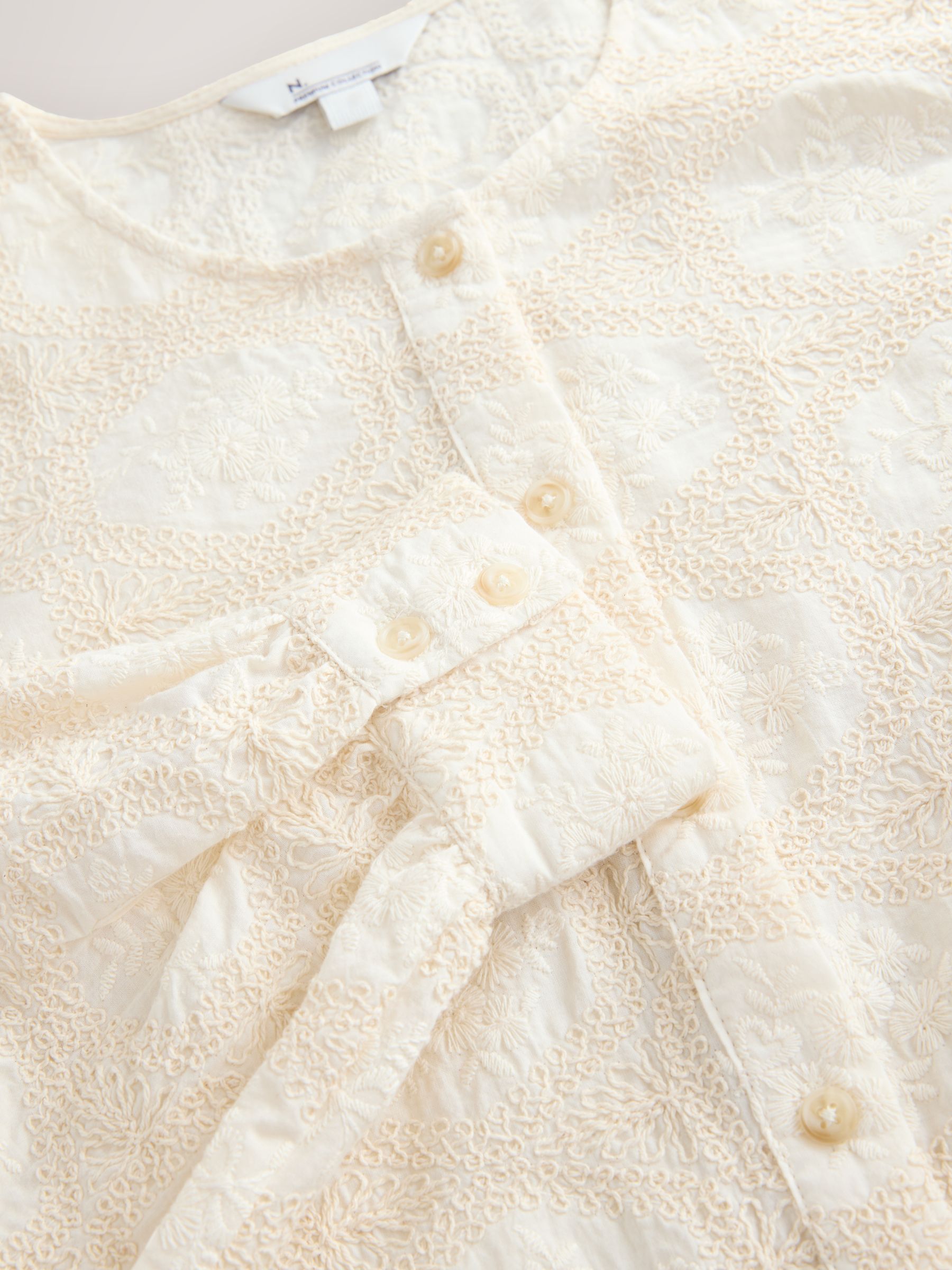 Ecru - N. Premium geborduurde blouse met lange mouwen