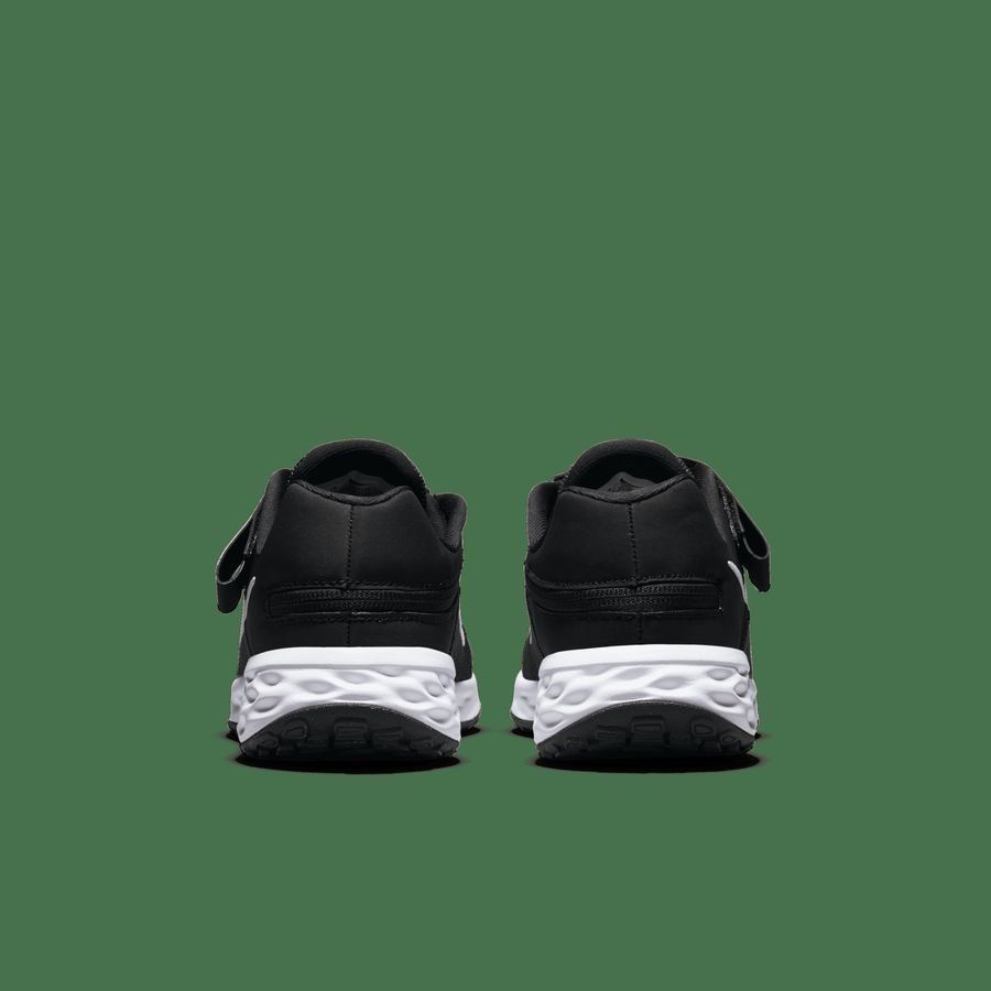 Nike Revolution 6 FlyEase Big Kids' BLACK/WHITE-DK SMOKE GREY