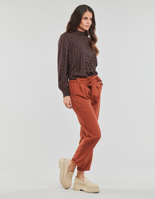 Molly Bracken - LA1181AN Burdeo