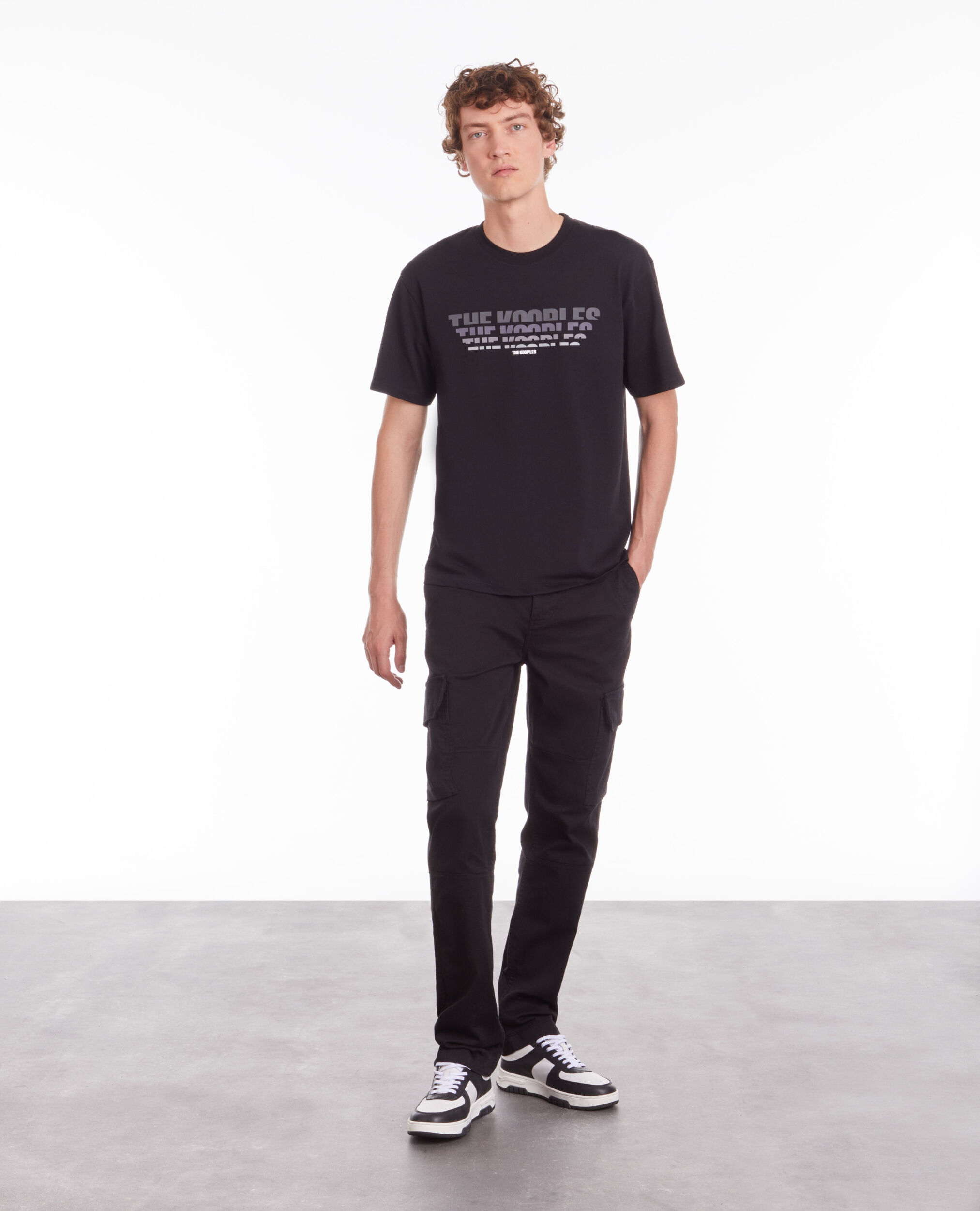 T-shirt noir avec sérigraphie logo en dégradé de couleur