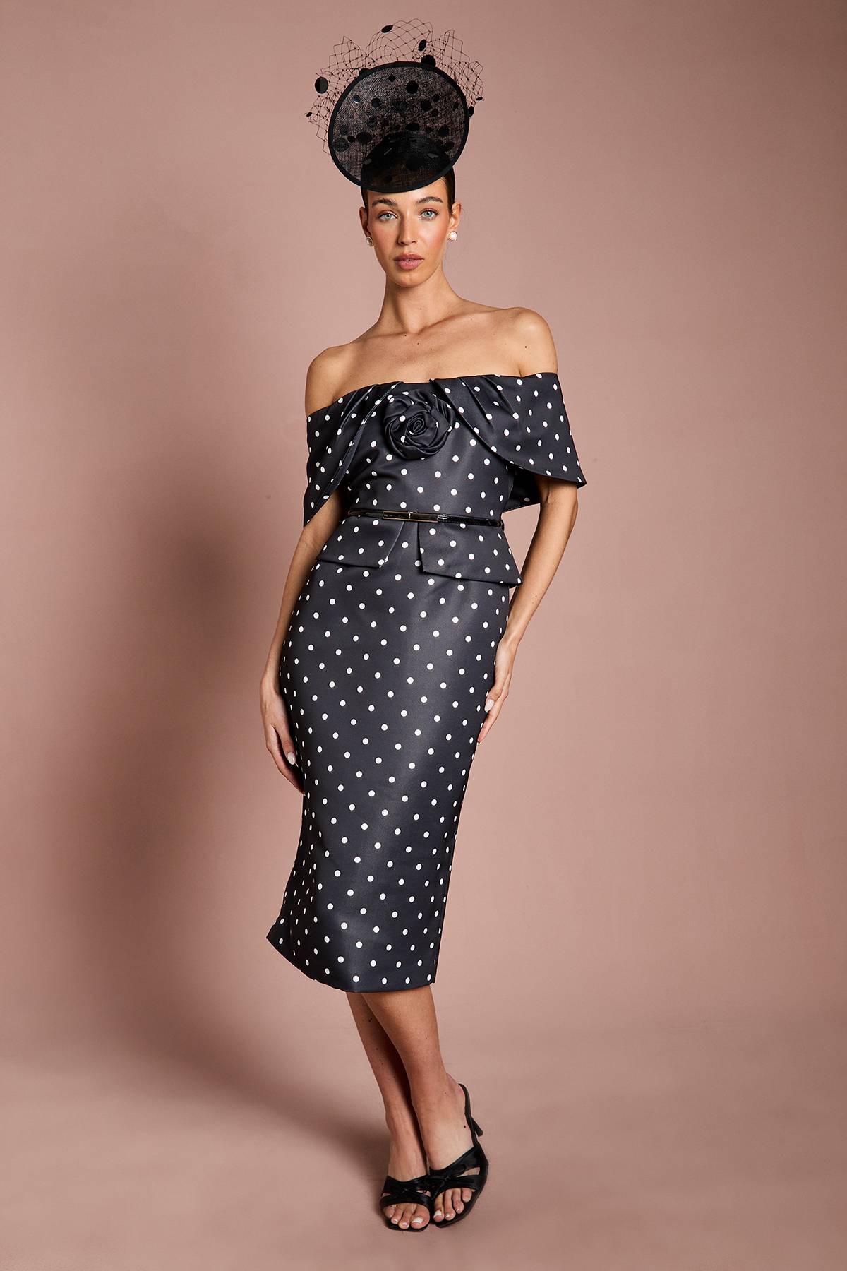 Coast Robe Crayon Petite Lisa À Épaules Dénudées Avec Imprimé À Pois Beige Et Corsage