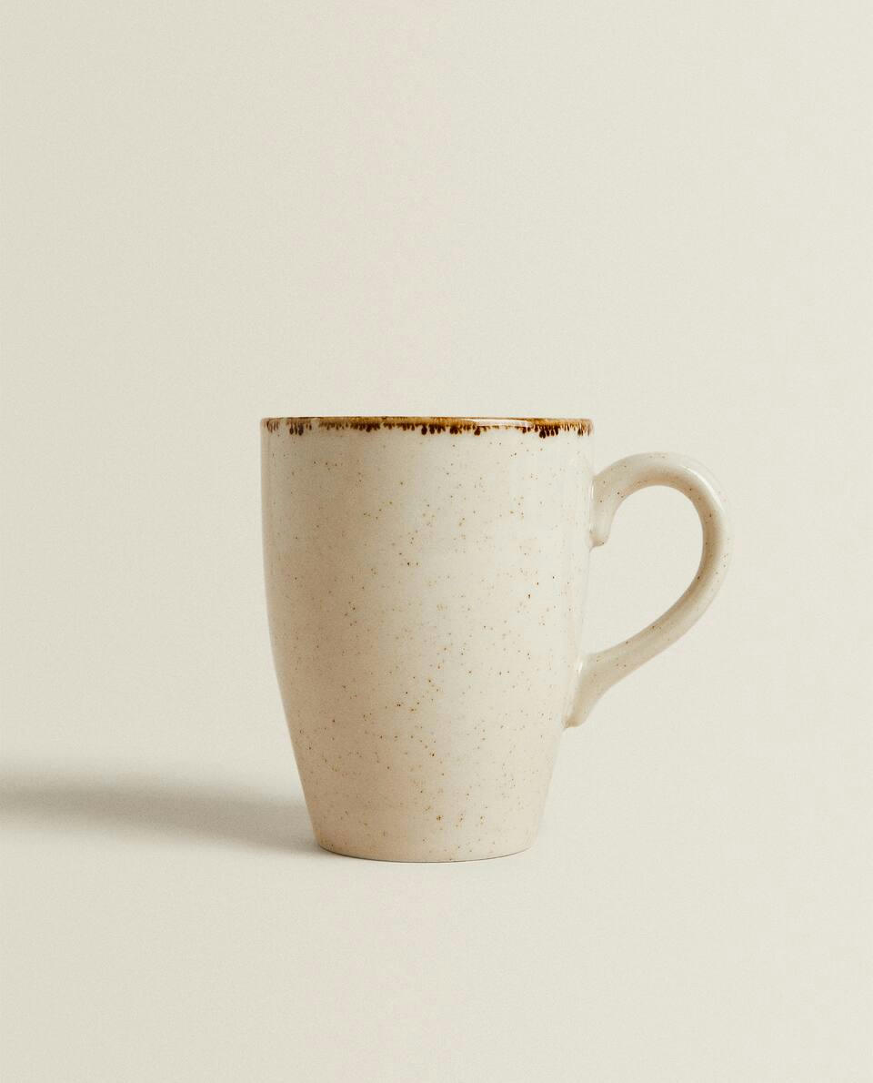 CANECA DE PORCELANA COM BORDA DE ACABAMENTO ANTIGO