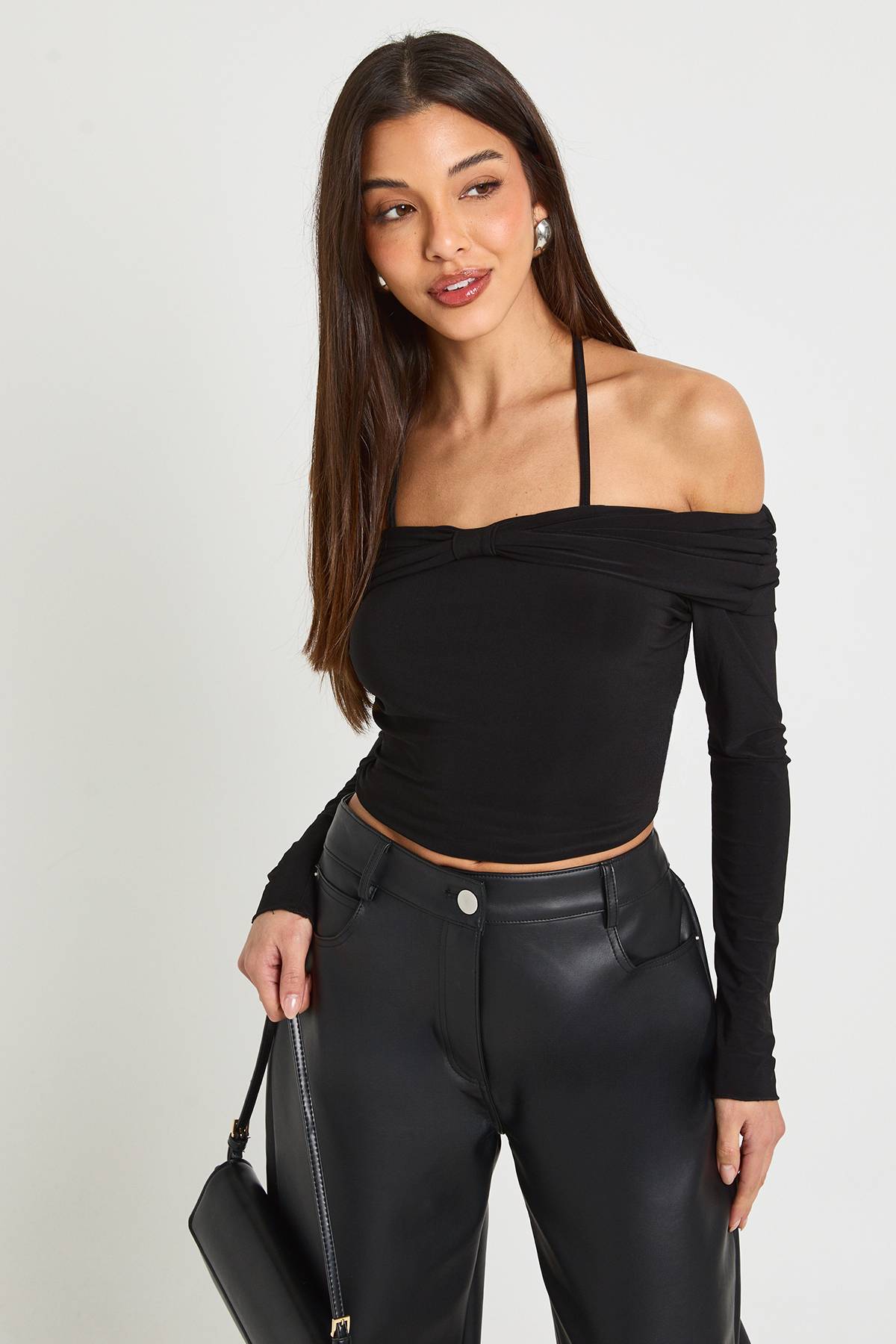 boohoo Haut Bardot à nœud souple avec détails