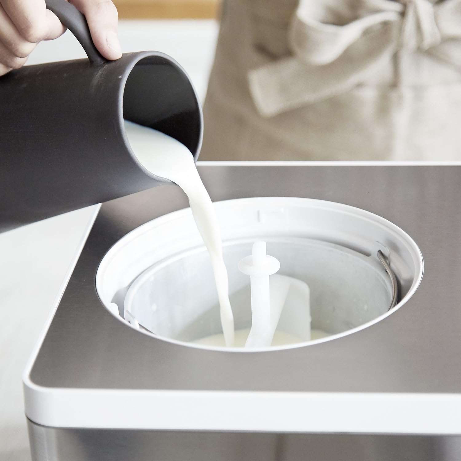 SPRINGLANE Eismaschine & Joghurtbereiter Elisa 2,0 L mit selbstkühlendem Kompressor 220 W, aus Edelstahl mit Kühl- und Heizfunktion, inkl. Rezeptheft (Elisa Silber)