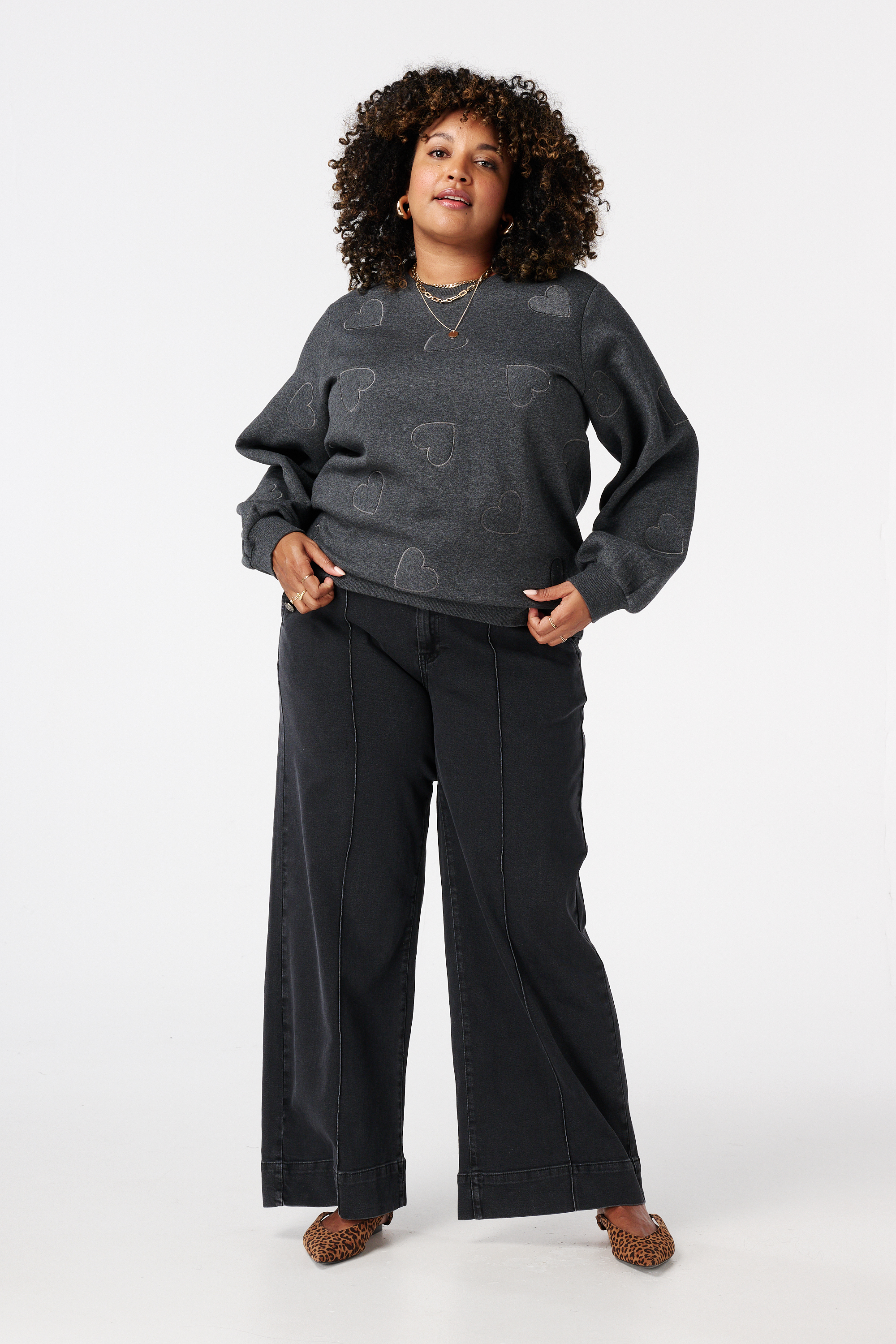 Sweater met geborduurde hartjes dark grey melange