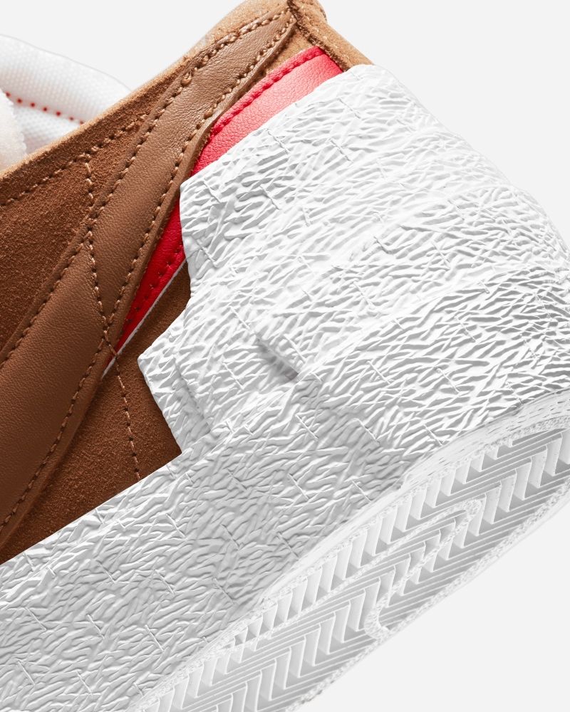 Chaussures Nike X Sacai Blazer Low Marron pour homme