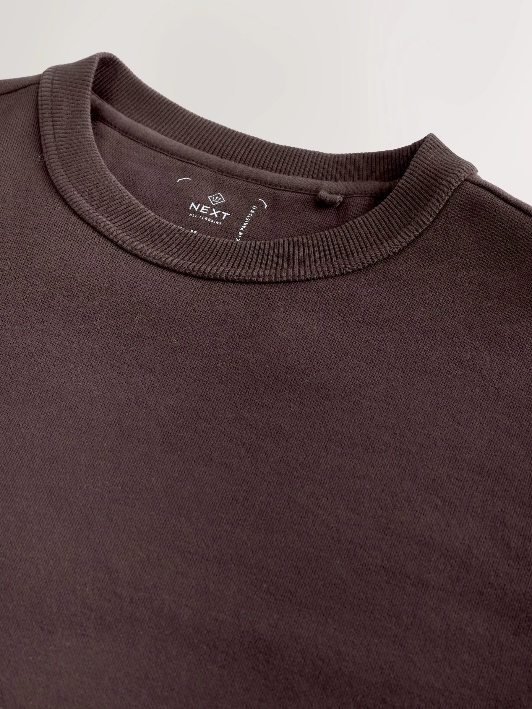 Chocoladebruin - Garment Washed Utility Crew Neck Sweatshirt