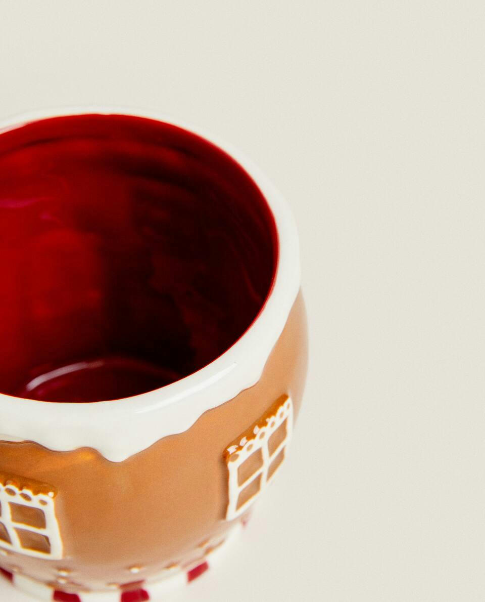 CANECA INFANTIL DE CERÂMICA EM FORMATO DE CASA DE NATAL