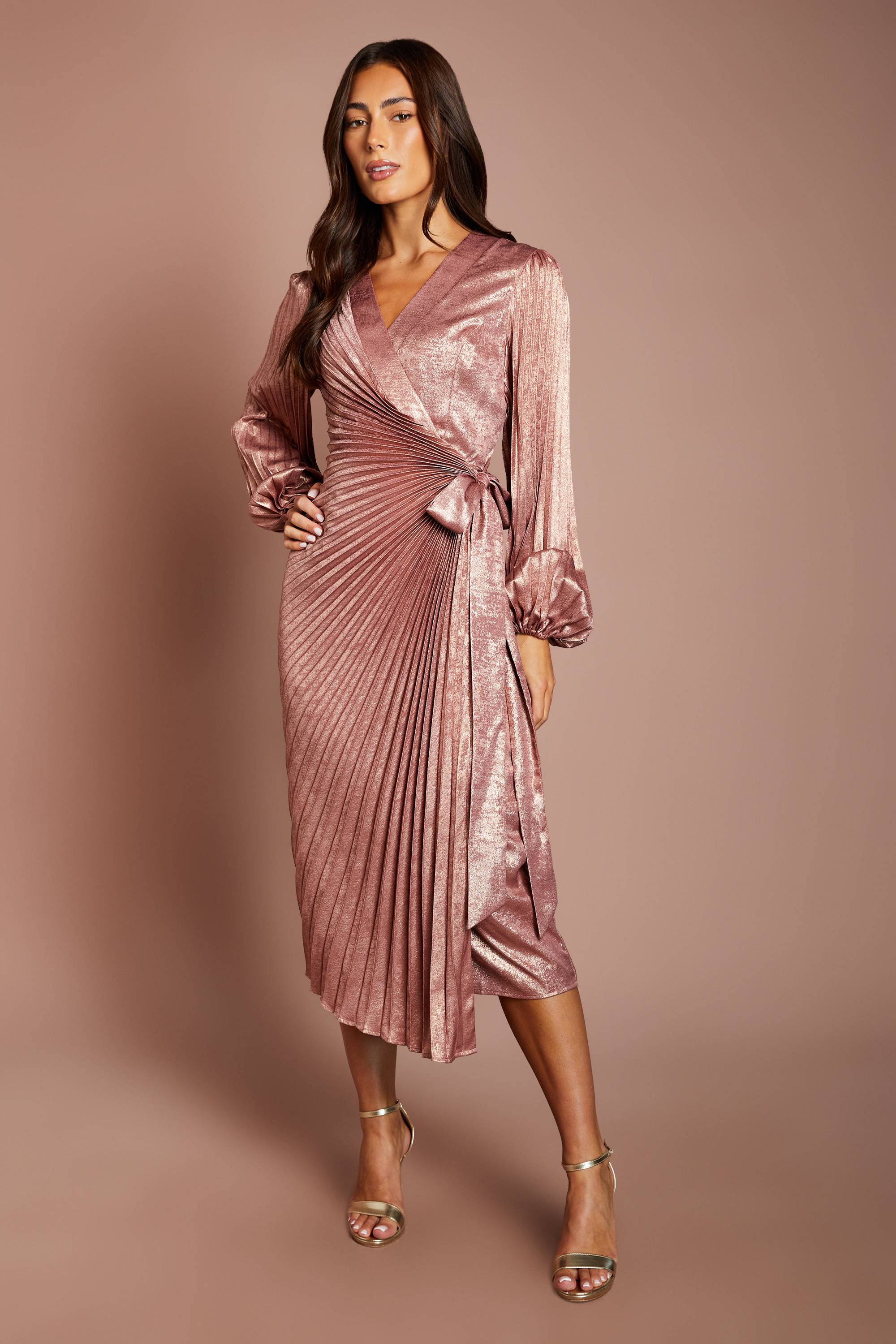 Coast Robe Midi Plissée Métallisée Cache-cœur À Manches Bouffantes Avec Lien