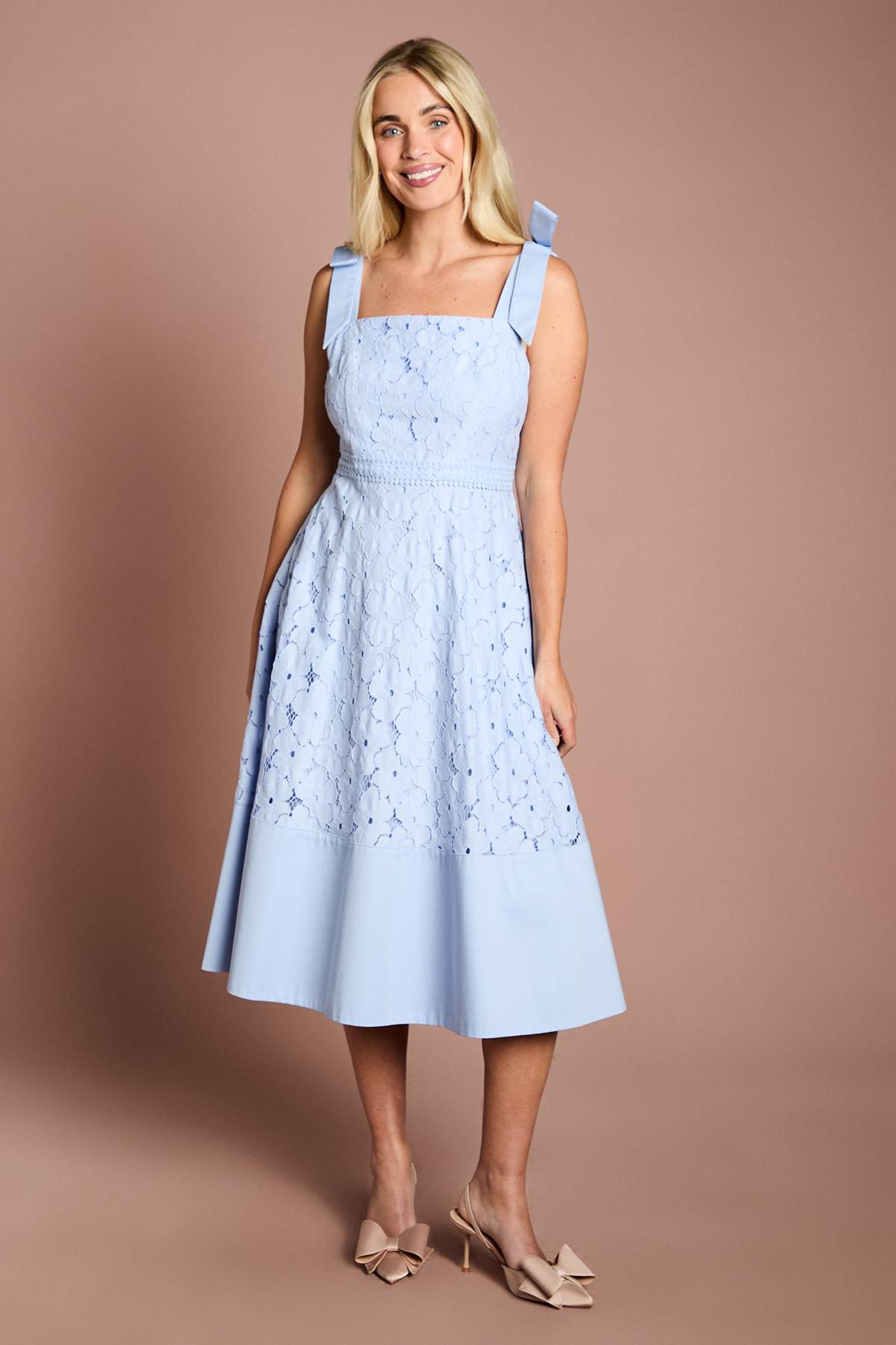 Coast Robe Midi En Dentelle Florale Avec Nœuds Aux Épaules Petite