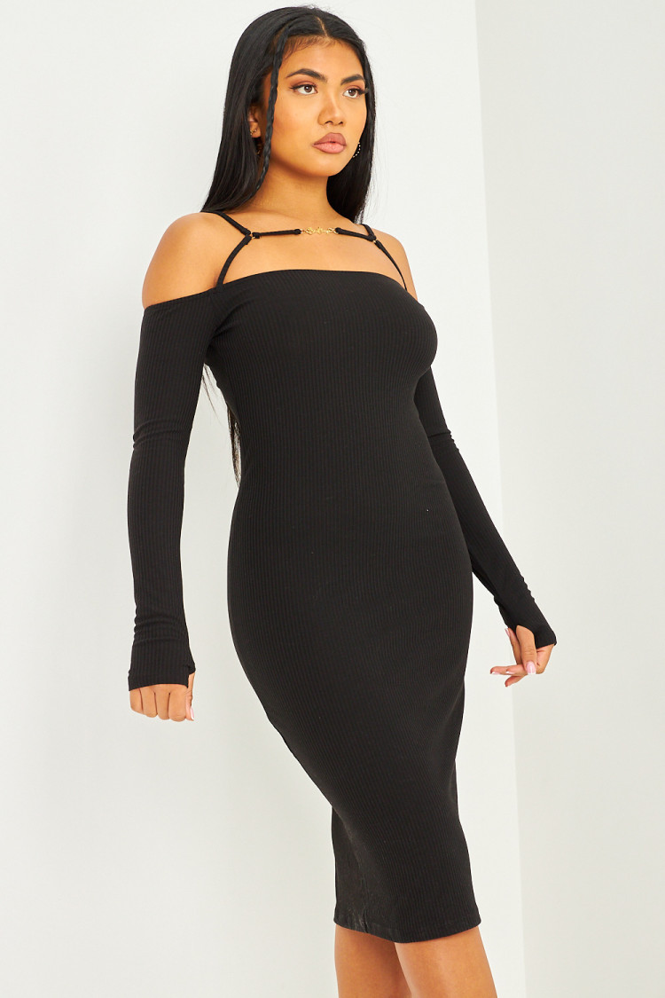 Robe mi-longue noire manches mitaines à détail bijou 