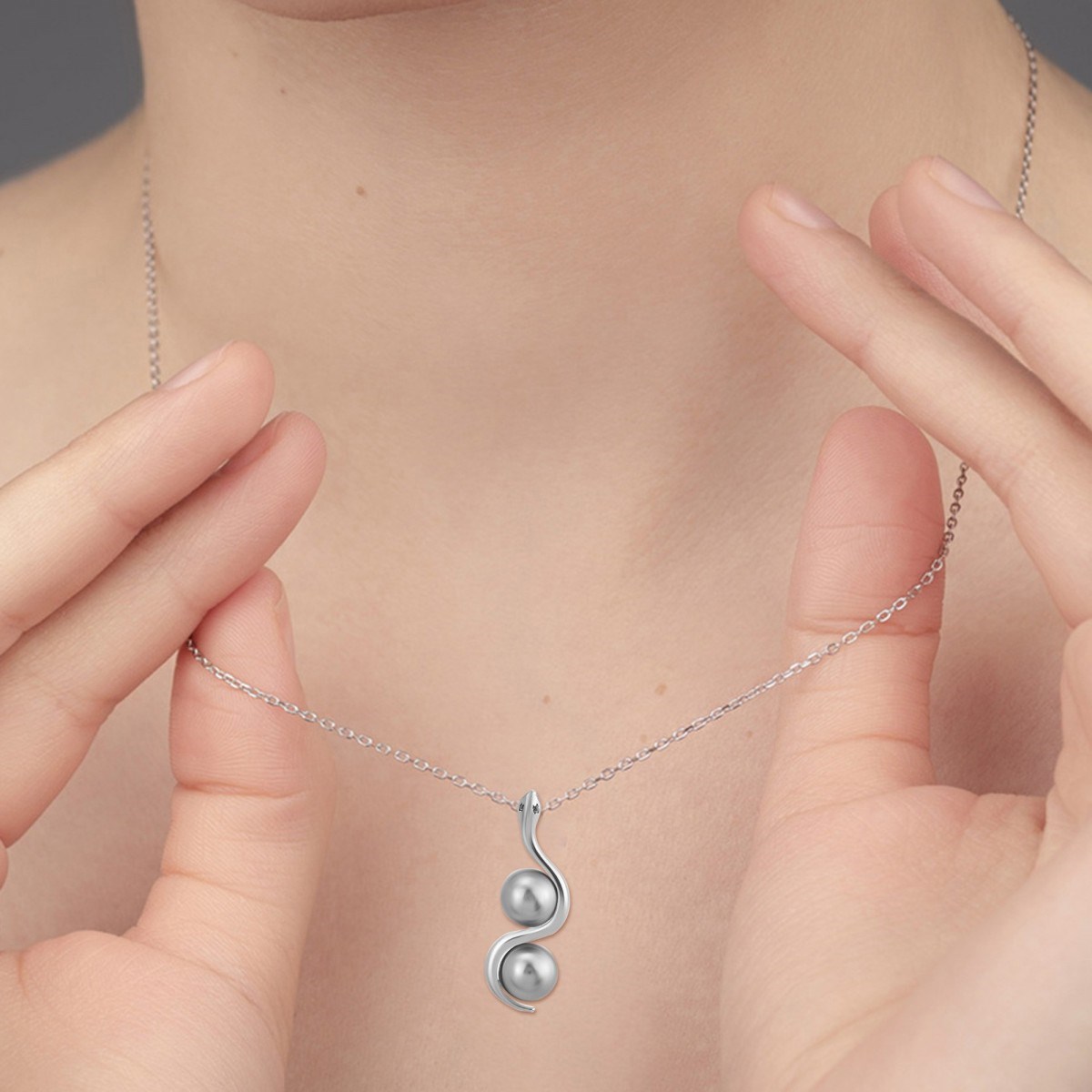 Collier SC Crystal décoré de perles scintillantes