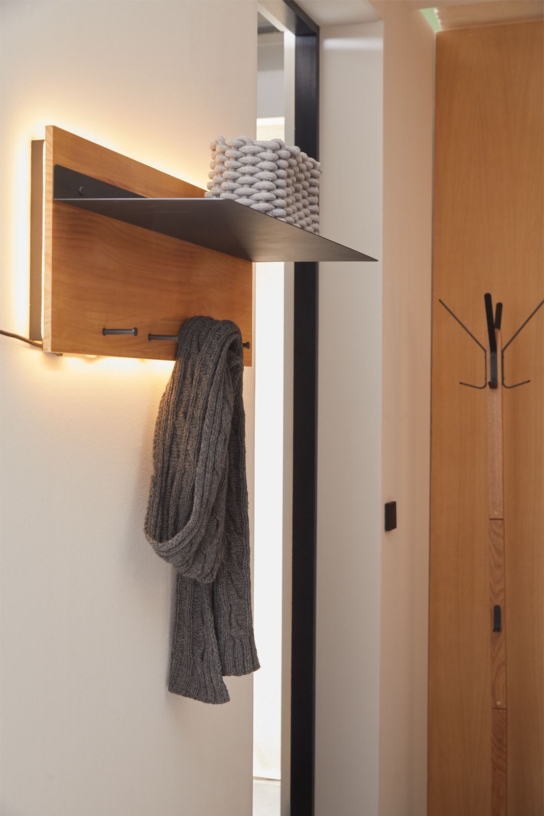 Wandgarderobe ROMY 75 x 30/30 cm braun /schwarz