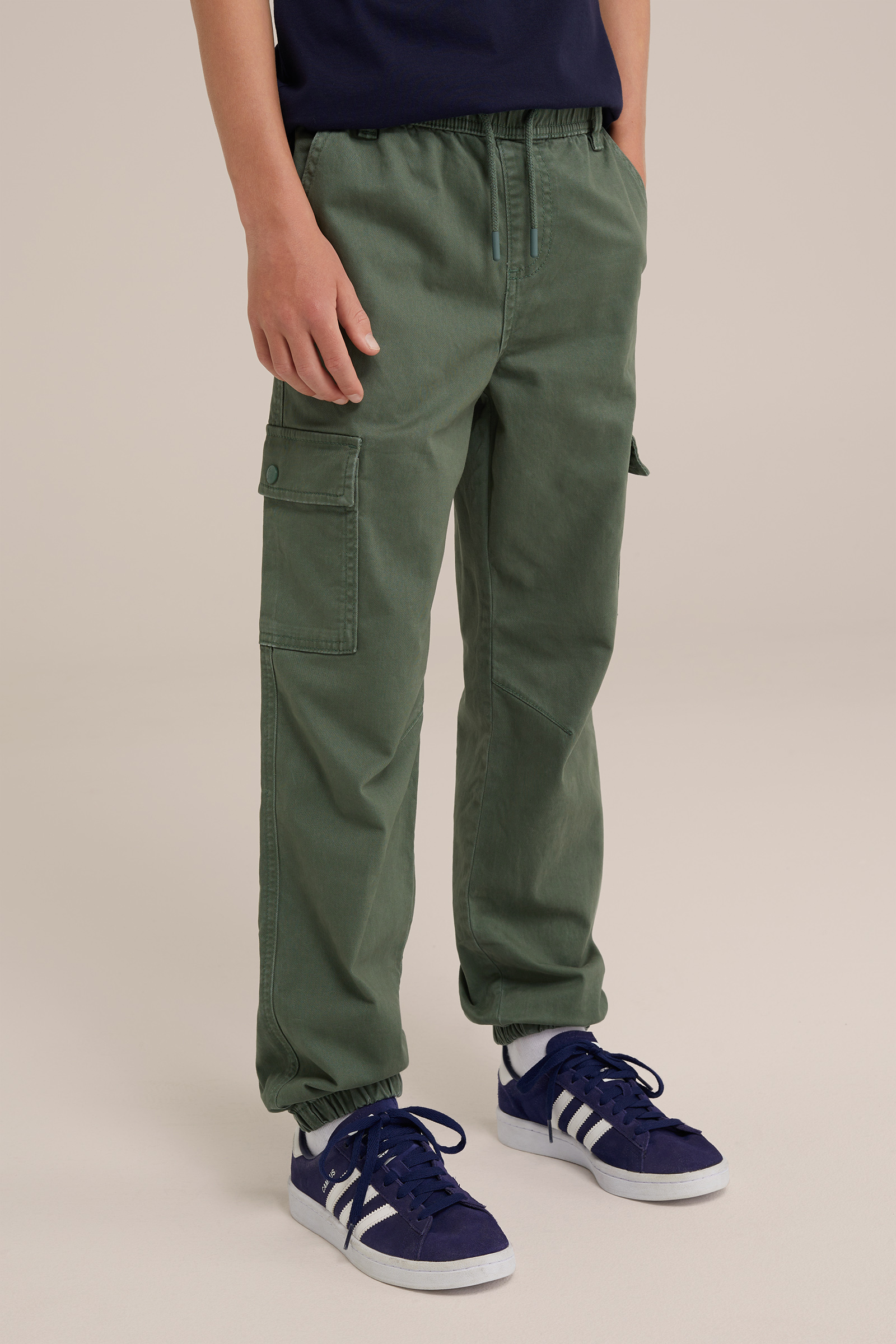 Jongens regular fit cargobroek WE Fashion Legergroen