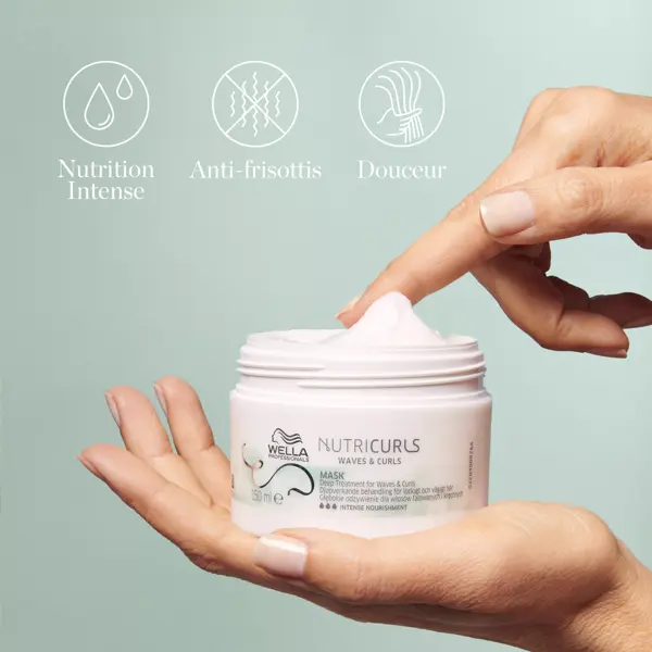 Máscara de Condicionamento Profundo Antifrizz Nutricurls da Wella Professionals para Cabelos Ondulados e Cacheados 500ml