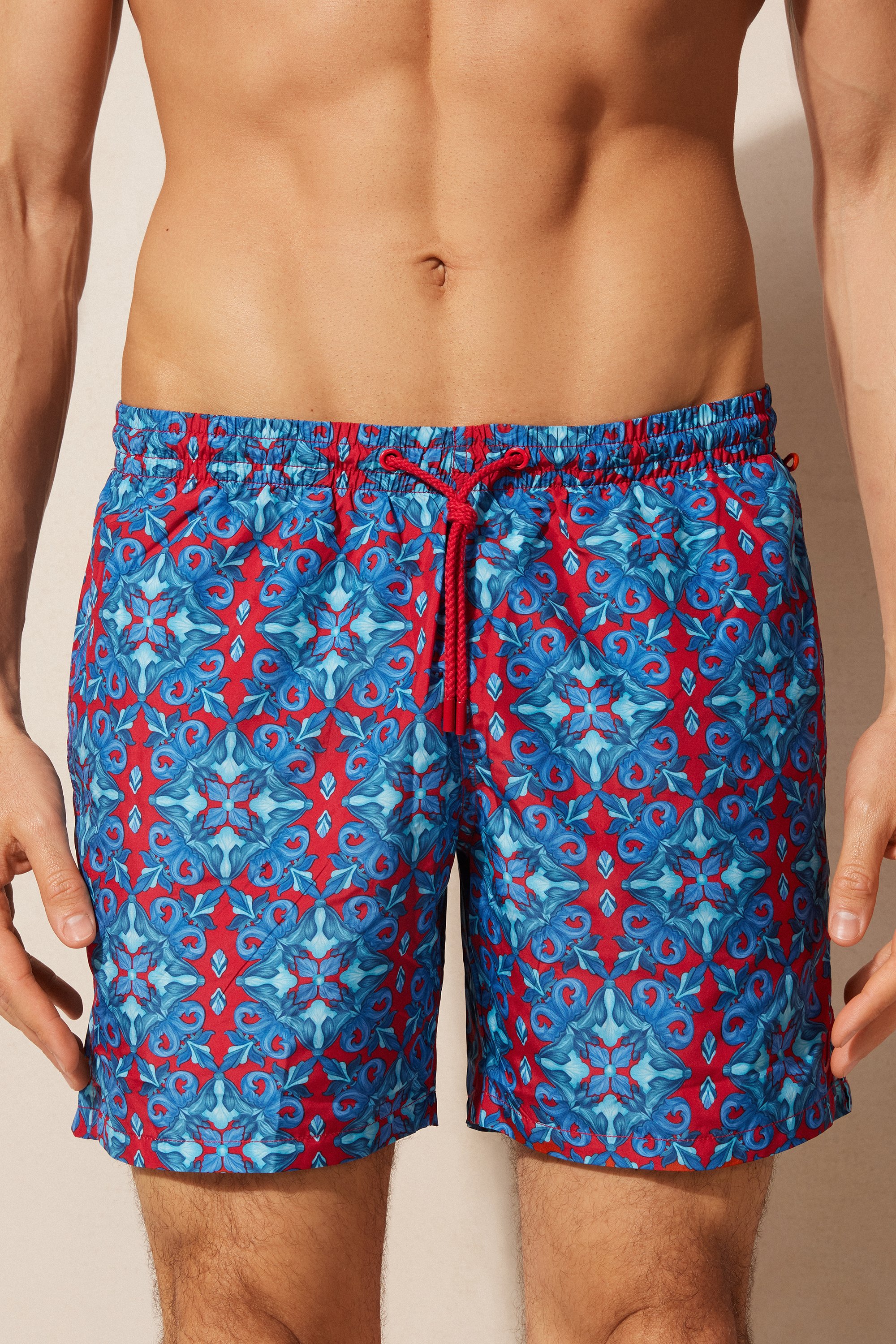 Maiô boxer vermelho com estampa marroquina