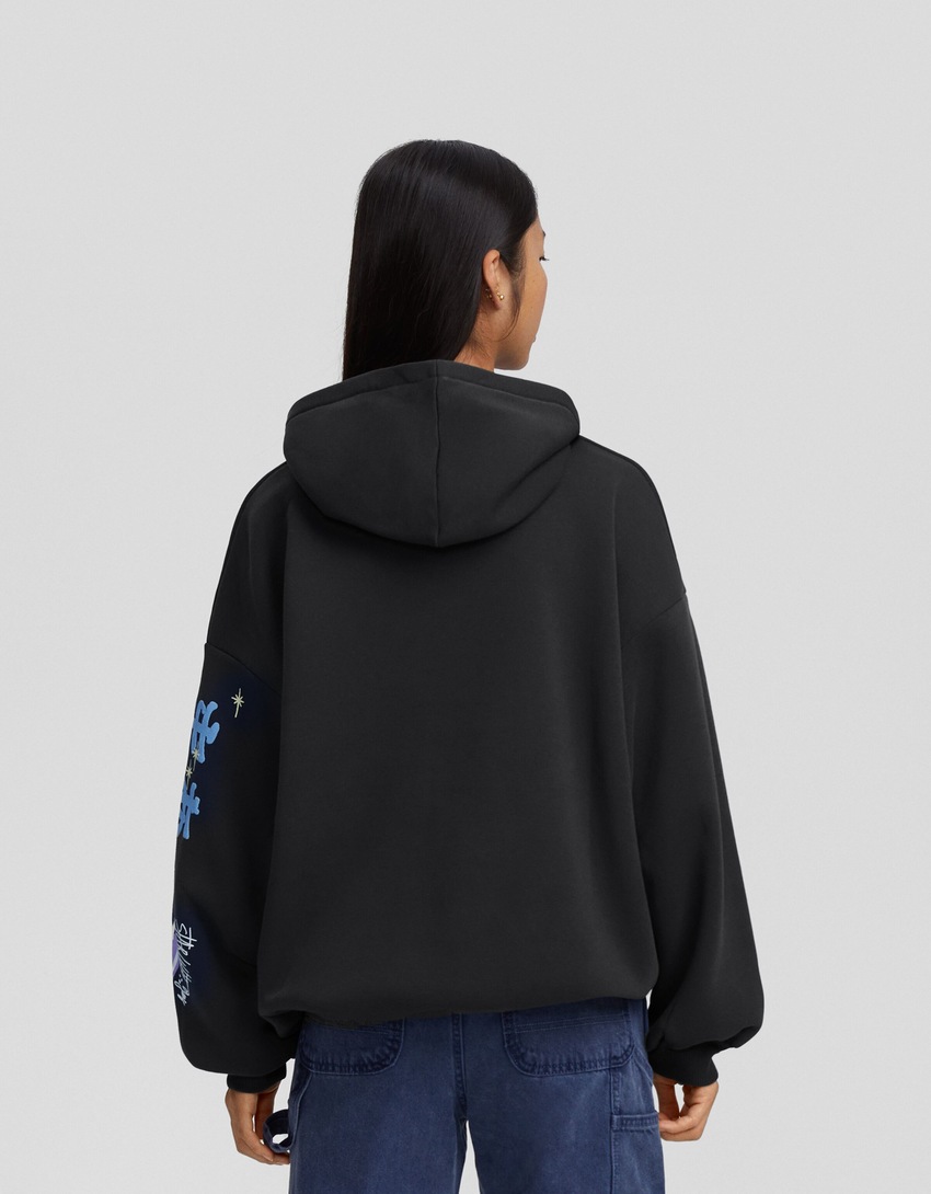 Moletom com capuz estampado