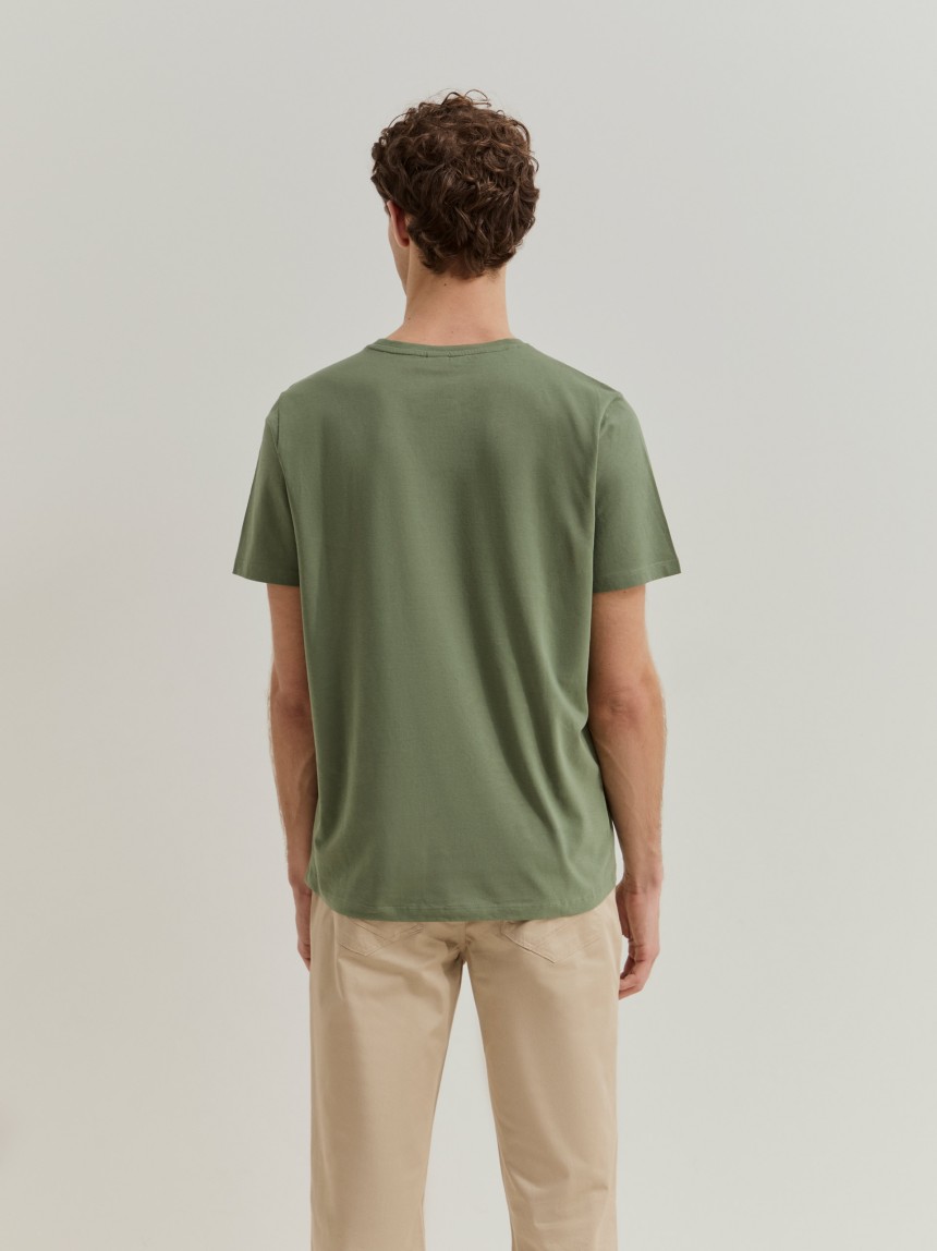 T-shirt básica em algodão