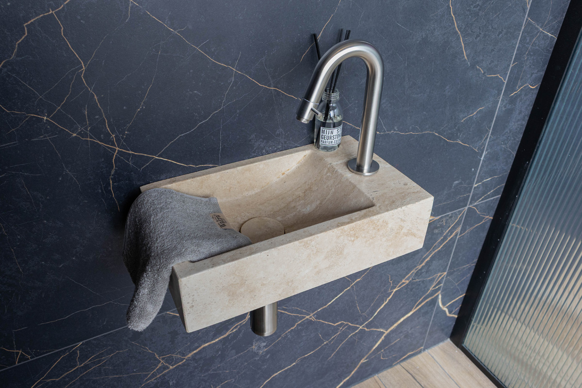 Saniclear White Travertin fonteinset met gebogen kraan in RVS