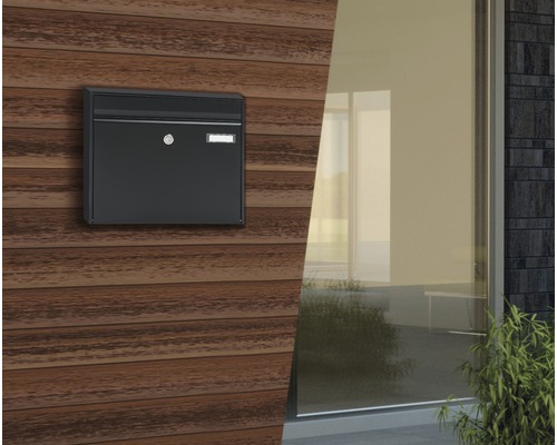 MEFA brievenbus, gepoedercoat staal, BxHxD 385/310/137 mm, Vals 101, gitzwart RAL 9005, zijdemat, frontale toegang met klep, naamplaatje