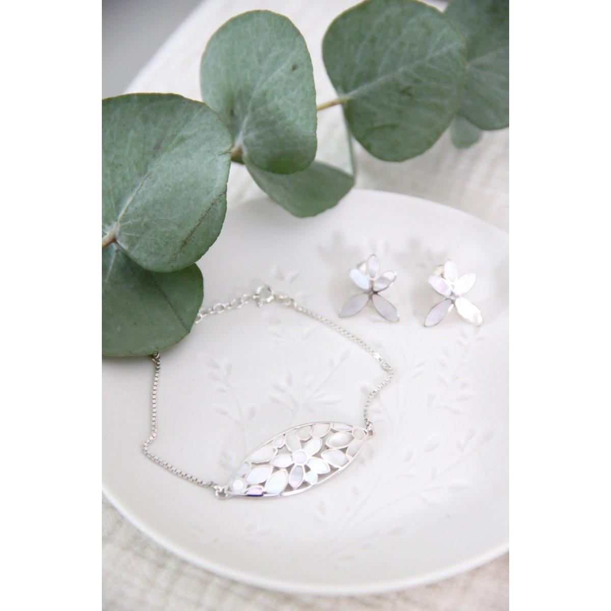 Bracelet ADEN réglable Fleur Nacre blanche sur chaîne argent 925 millième