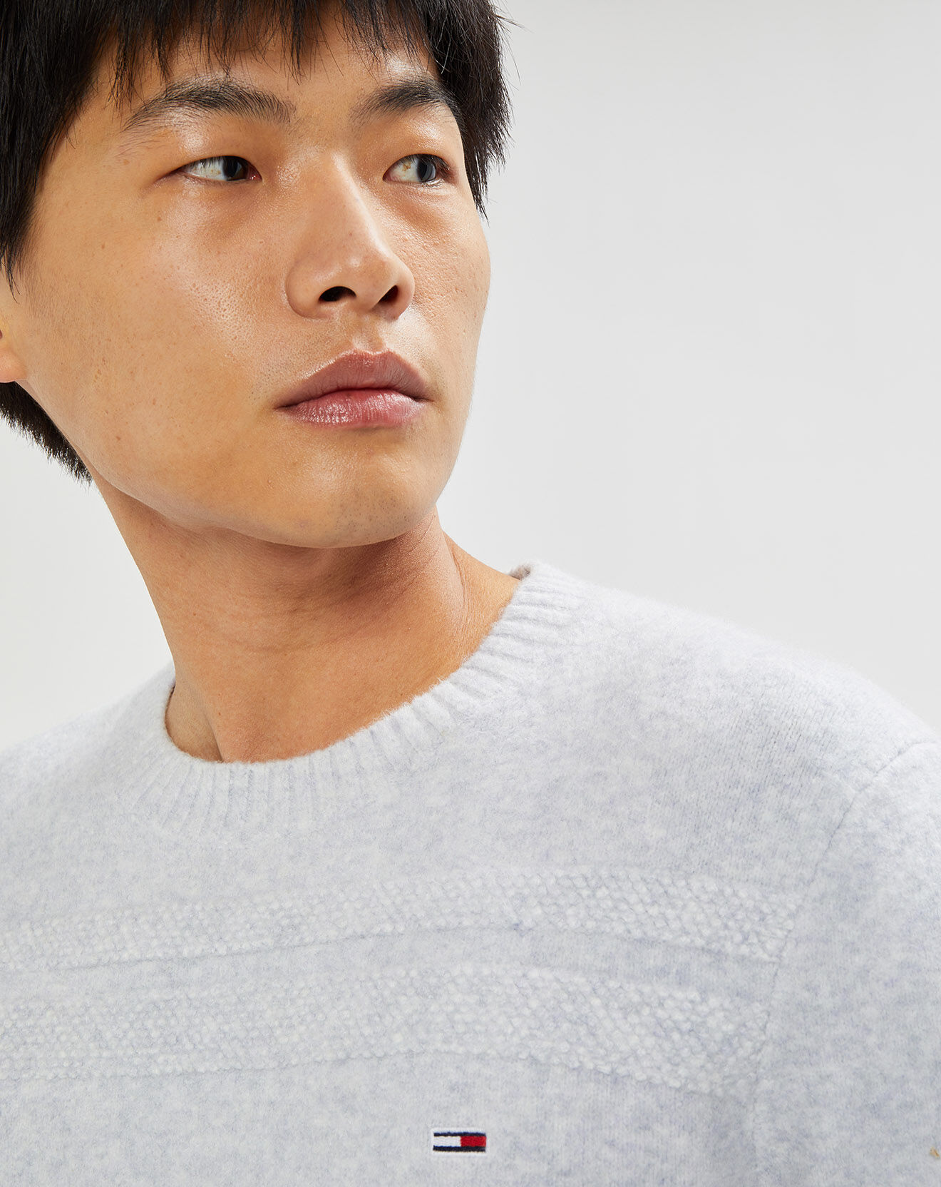 Tommy Jeans Pull Soft Cable Back Flag gris clair