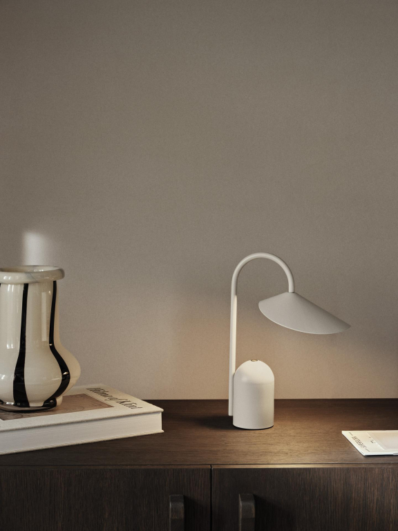 Ferm Living Arum Portable tafellamp LED oplaadbaar Black