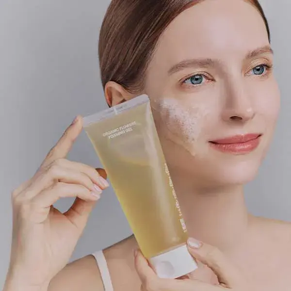 Gel de limpeza espumante Whamisa com flores orgânicas fermentadas 200ml