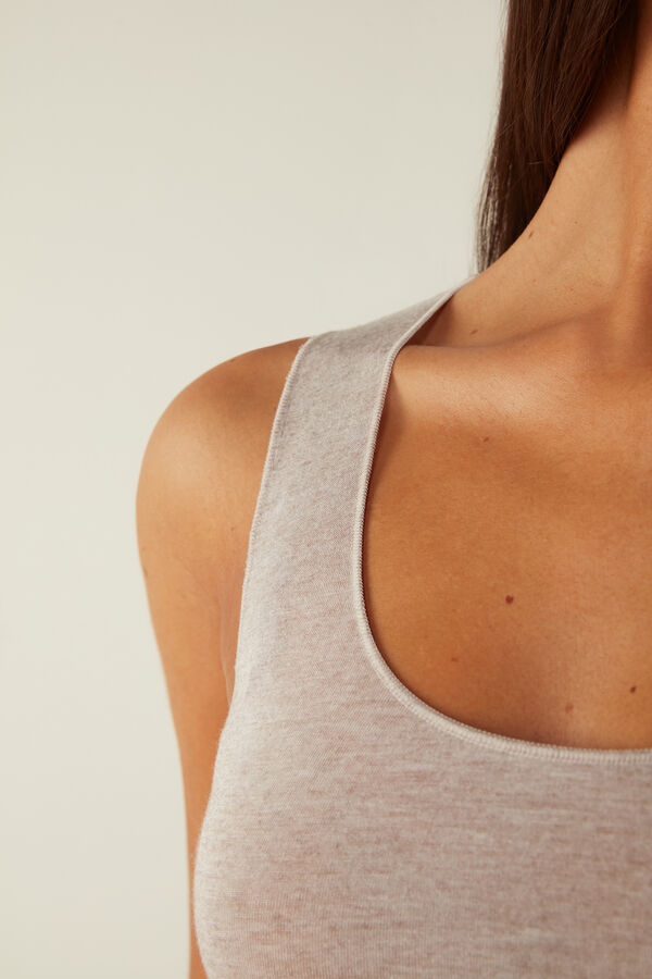 Blusa sem mangas ultraleve em modal e cashmere