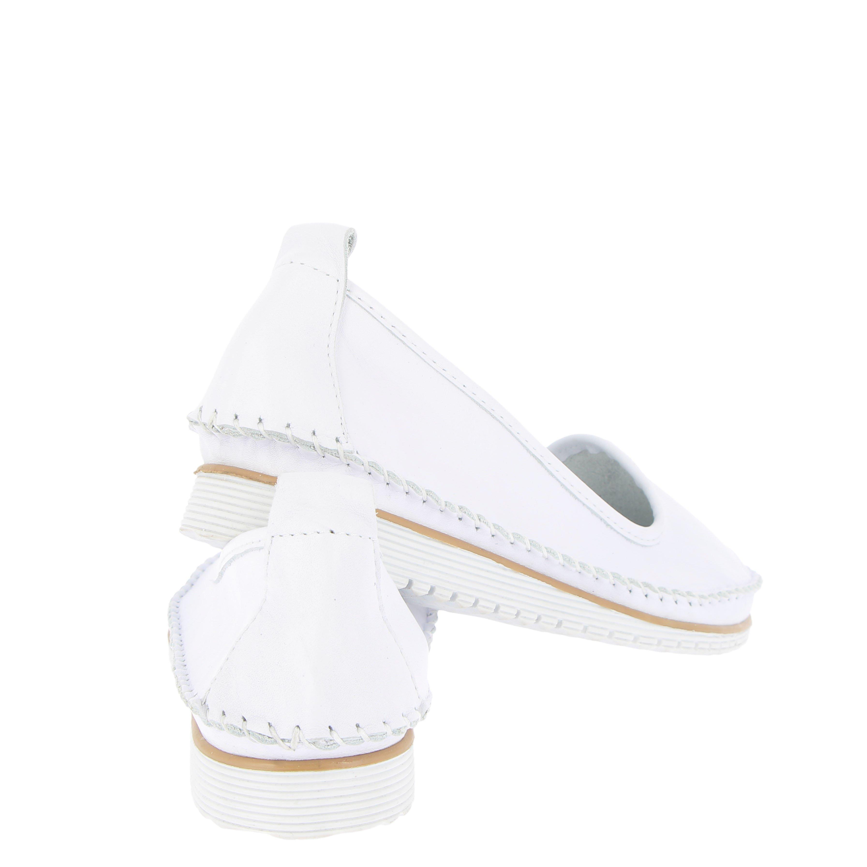 Halbschuh mit modischer Mokassin-Naht