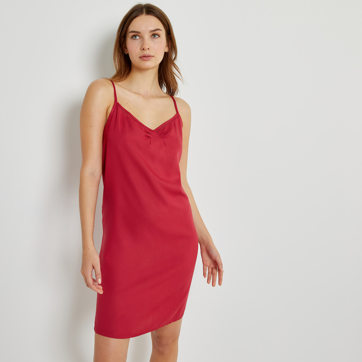COLEÇÕES LA REDOUTE<br>Camisa de dormir com alças finas, em viscose
