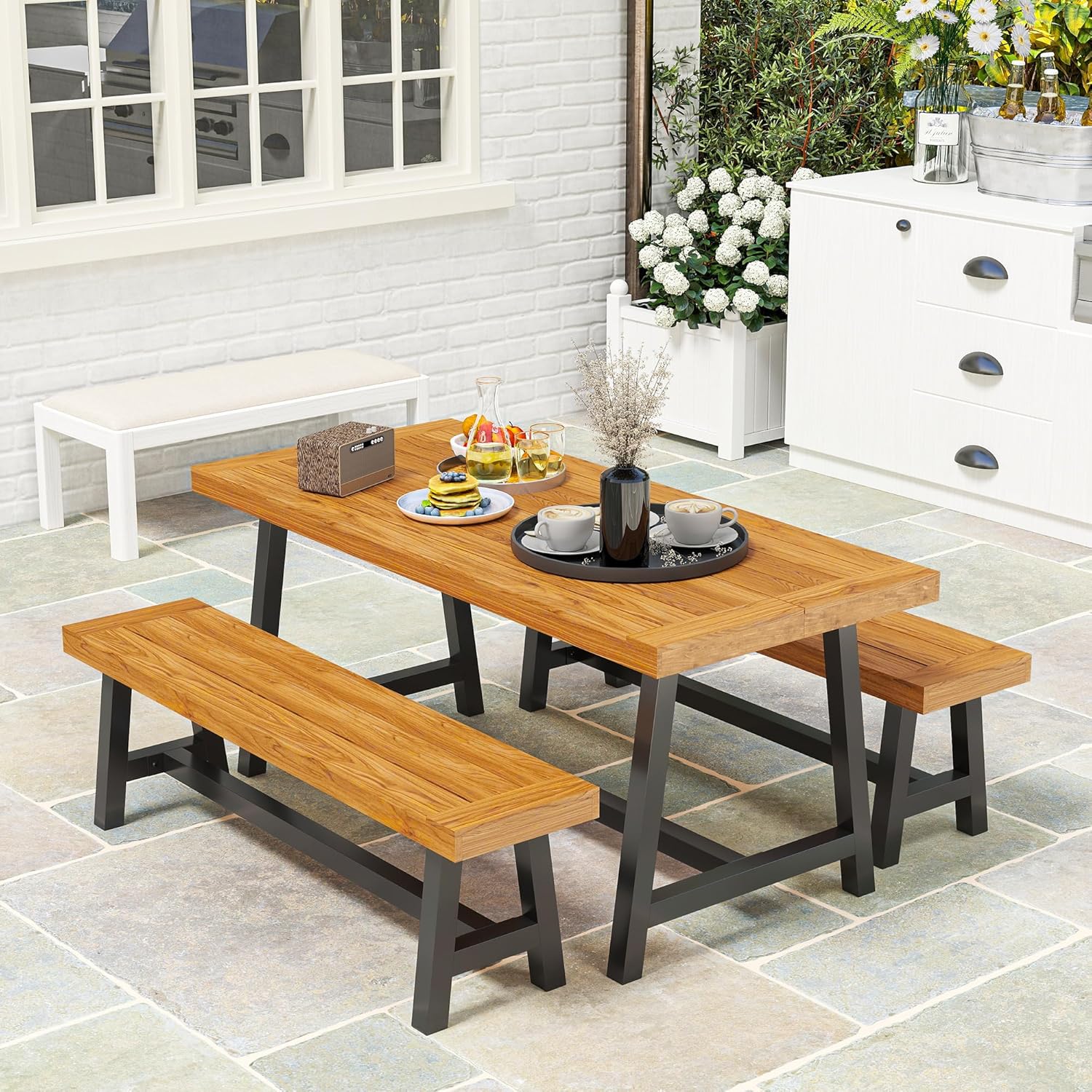 Outsunny Sitzgruppe 3-teilig Holz Essgruppe für 4 Personen im Lamellendesign Esstisch mit 2 Bänke Esszimmergruppe mit Holztisch Küchentisch-Set Balkonmöbel Gartenmöbel für Terrasse, Balkon Teak