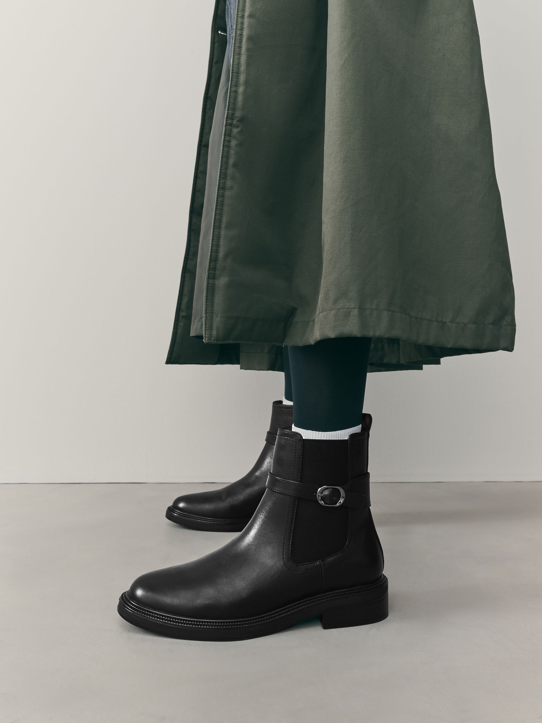 Zwart - Chelsea Boots met gesp