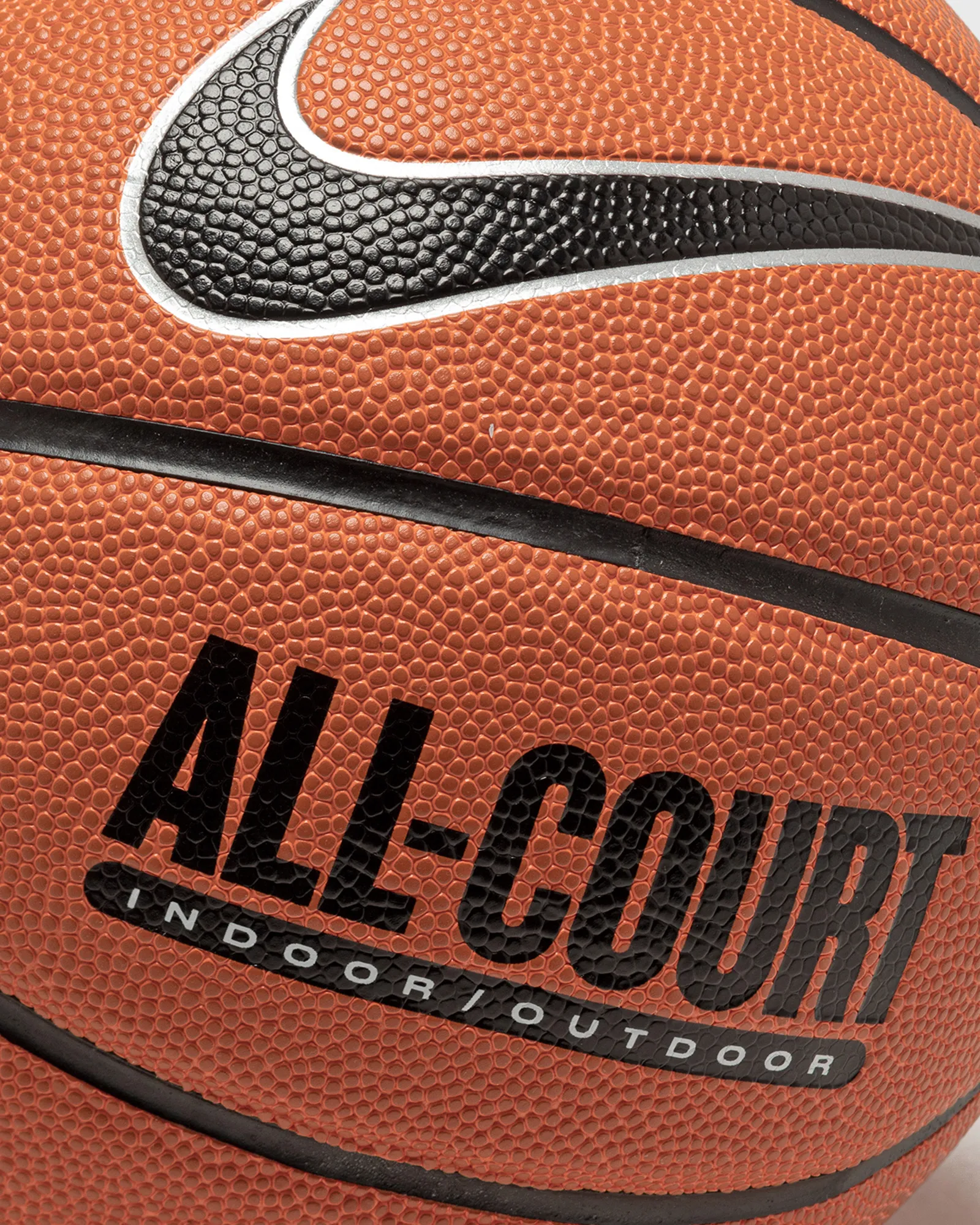 Tênis Nike NIKE EVERYDAY ALL COURT 8P DEFLATED Tamanho 5