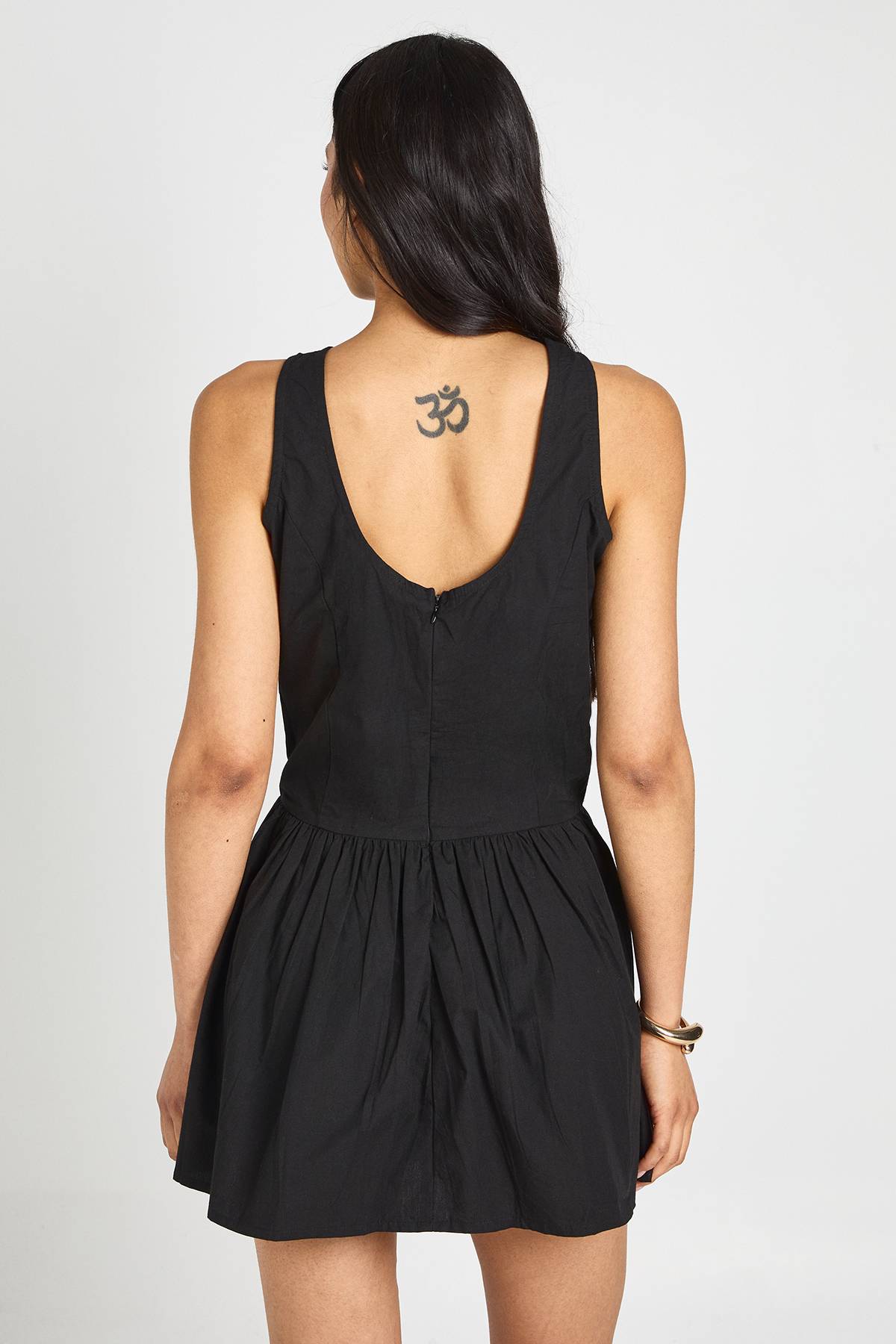 boohoo Robe Patineuse Mini À Basque En Coton Pour Grandes Tailles