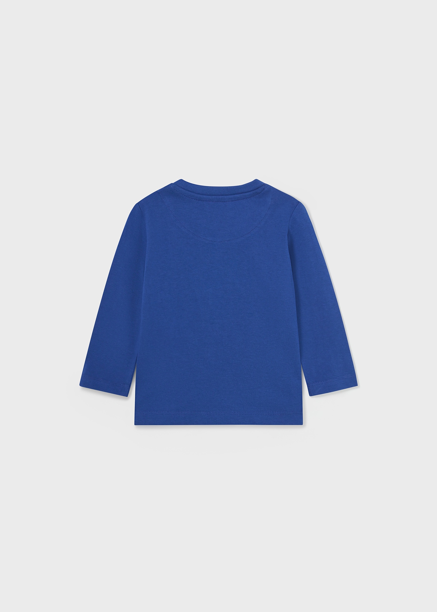 Camiseta infantil Better Cotton com letras