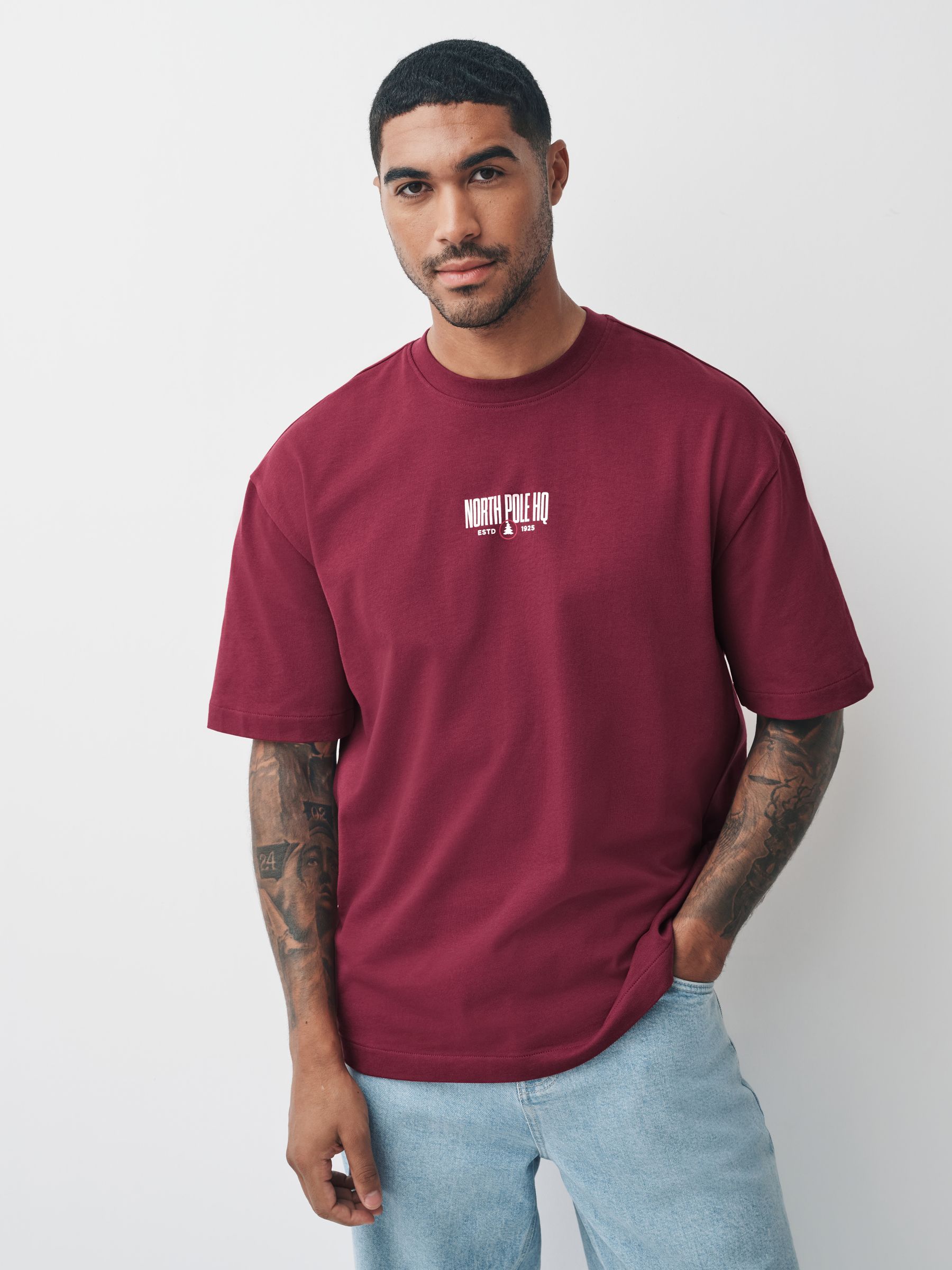 Bordeauxrode tekst - Relaxed fit - Kerst T-shirt