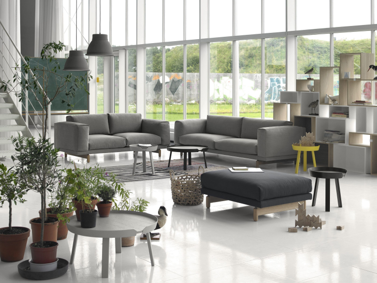 Muuto Rest bank tweezitter, Rime 591, eiken onderstel