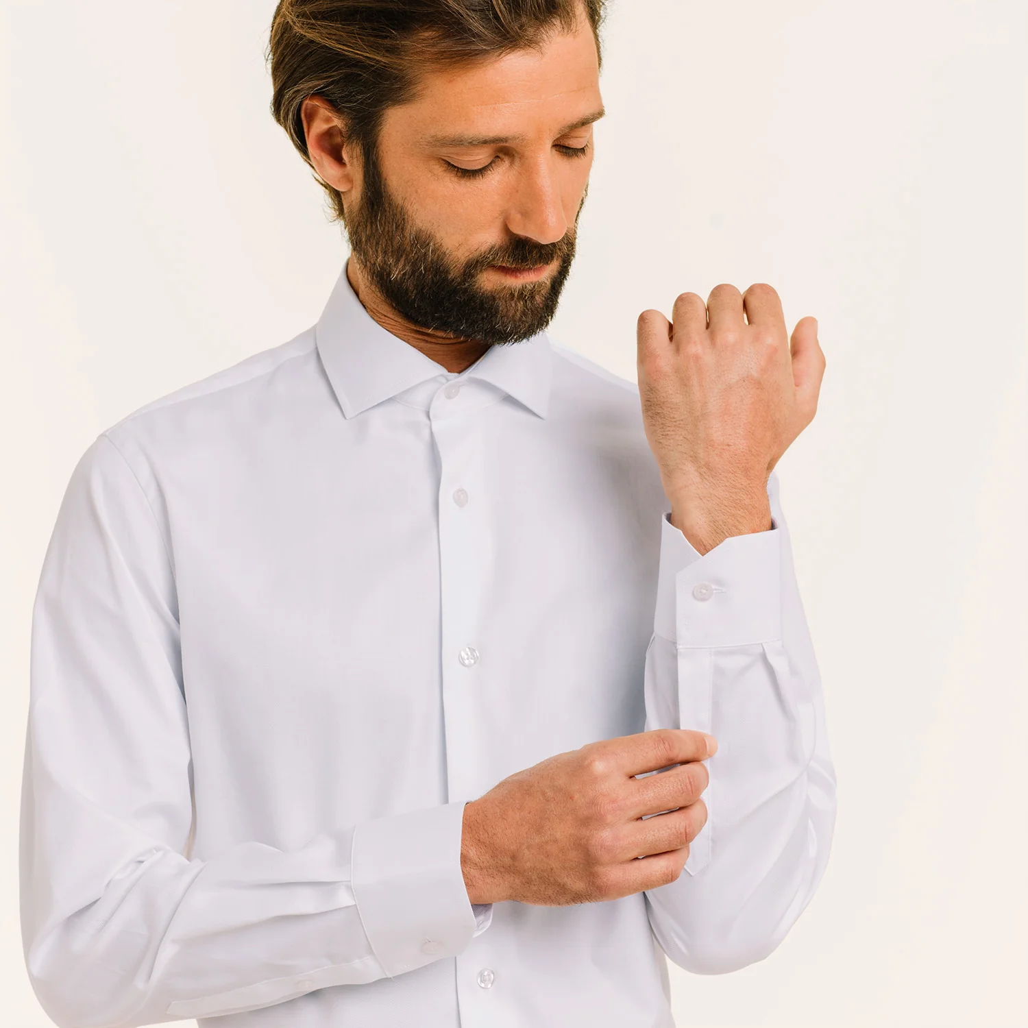 White double-twisted chevron shirt