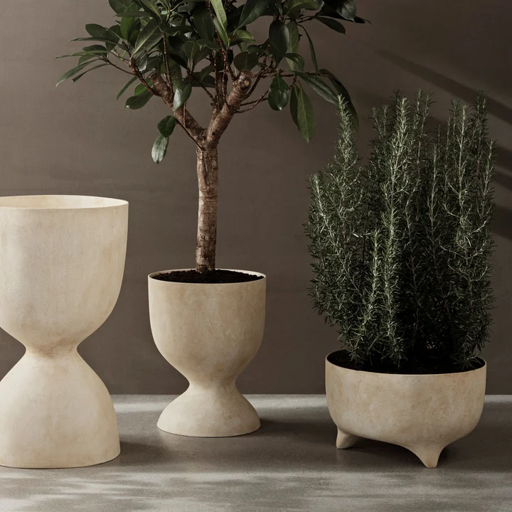Ferm Living - Evoke Blumentopf large, Ø 44 x H 70 cm, warm sand