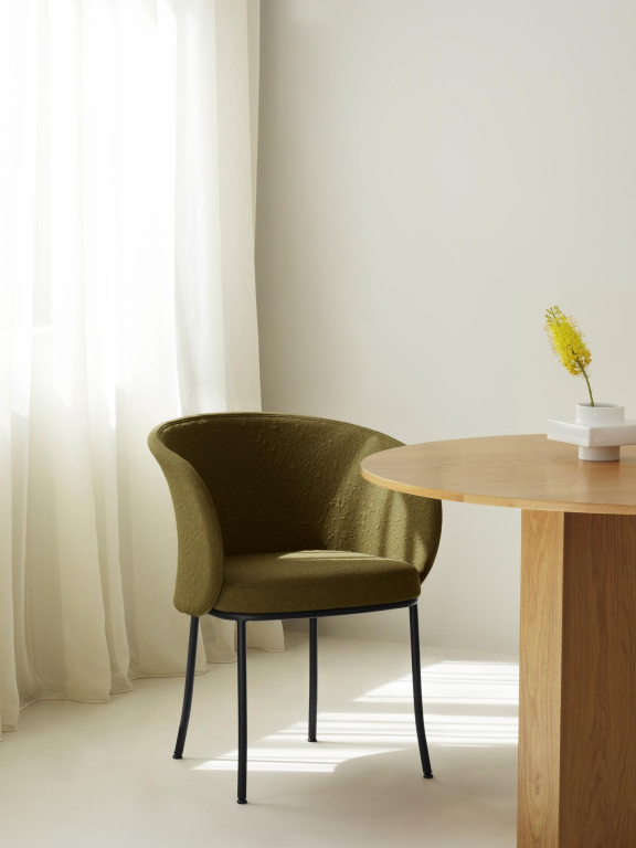 Normann Copenhagen Knit eetkamerstoel met armleuning Sand