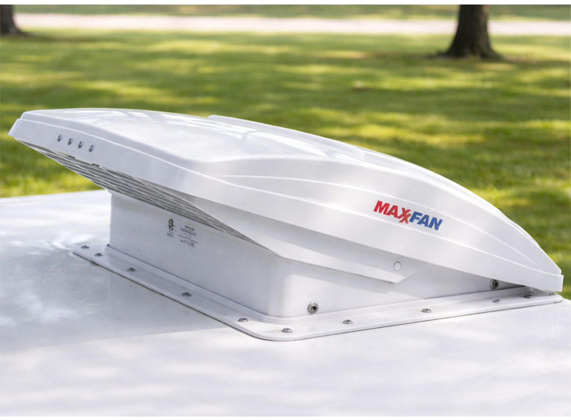 Maxxfan Deluxe 40 x 40 dakluik met ventilator - white