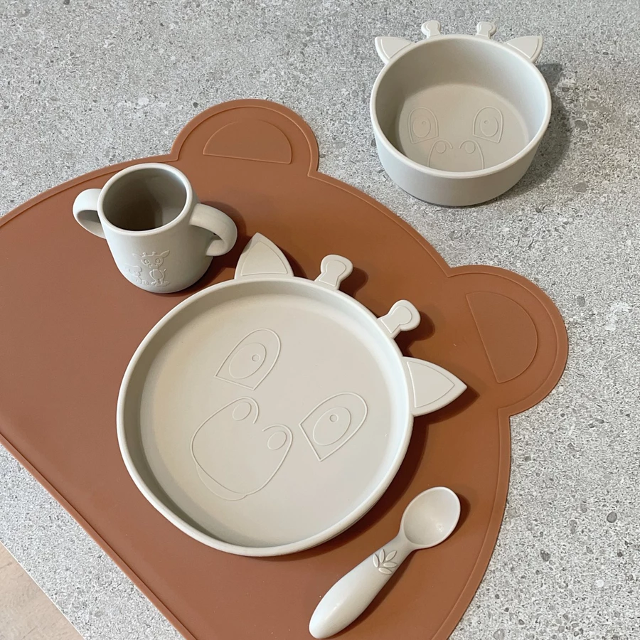 nuuroo Geschirrset Lykke Giraffe 4-teilig, Cobblestone
