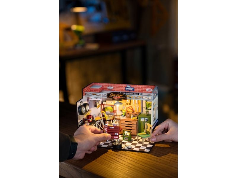 RoboTime Bausatz Garage Workshop 157-teilig 3D-Puzzle aus lasergeschnittenen Holzteilen