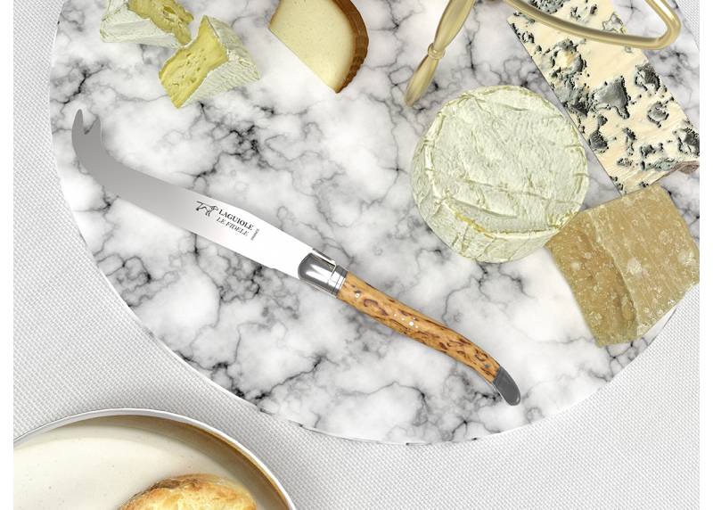 Couteau à fromage Laguiole avec un manche en bois de bouleau et mitres en acier inoxydable
