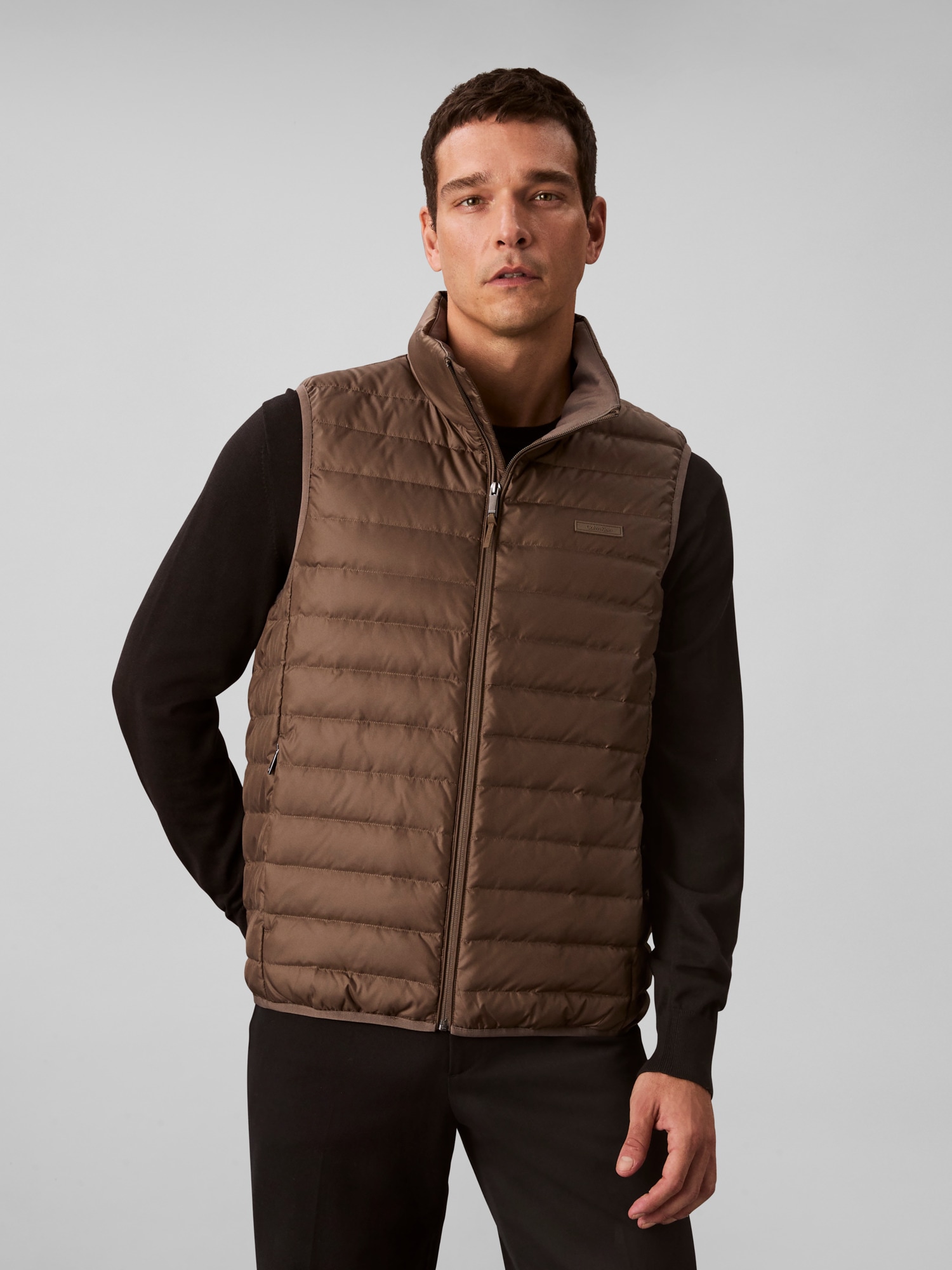 Calvin Klein Steppweste »SLVLSS LT WT NYLON PUFFER VEST«, Mit Rundhalsausschnitt
