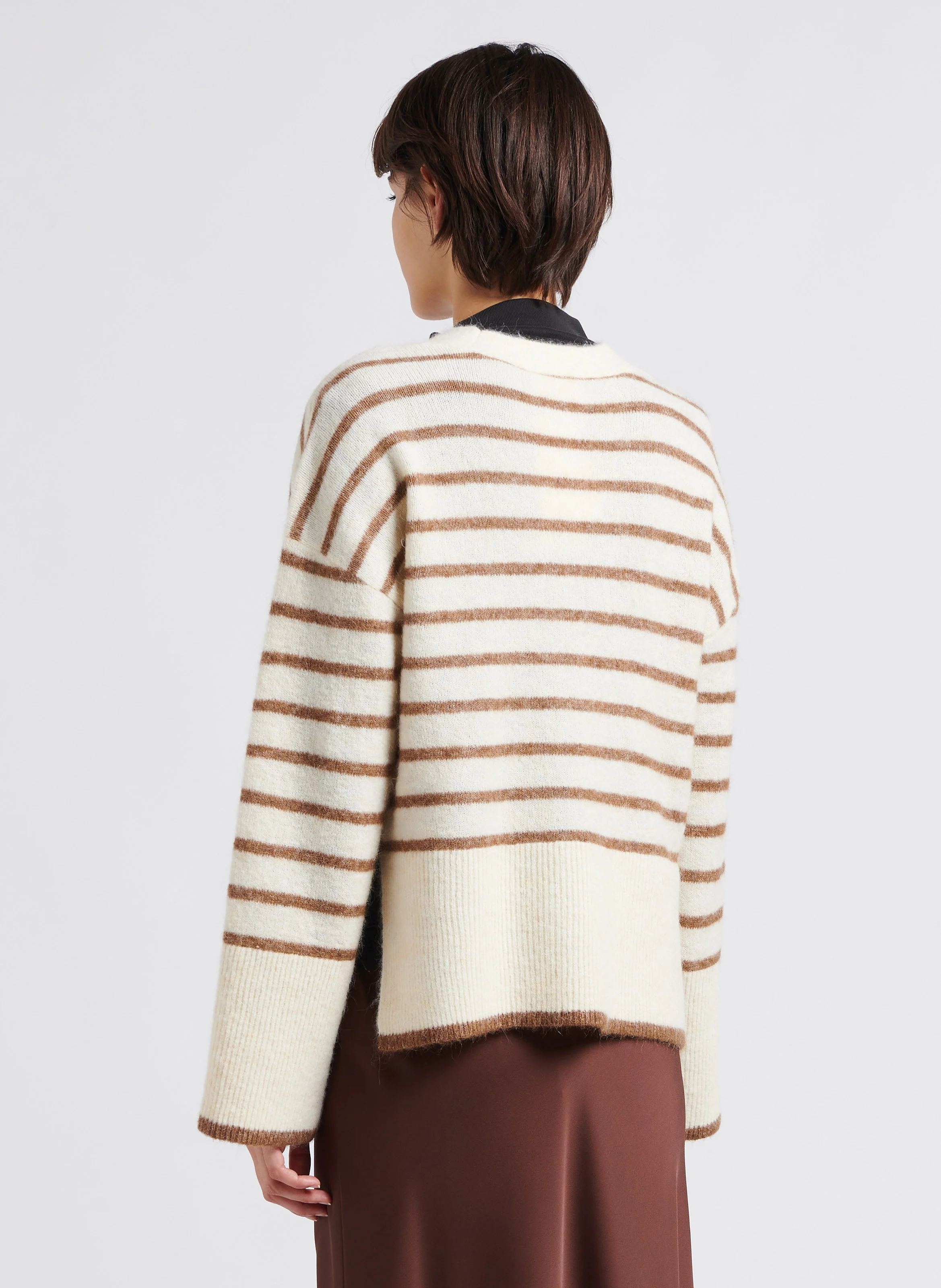 ALLIE - Gilet encolure V droit en maille| Beige
