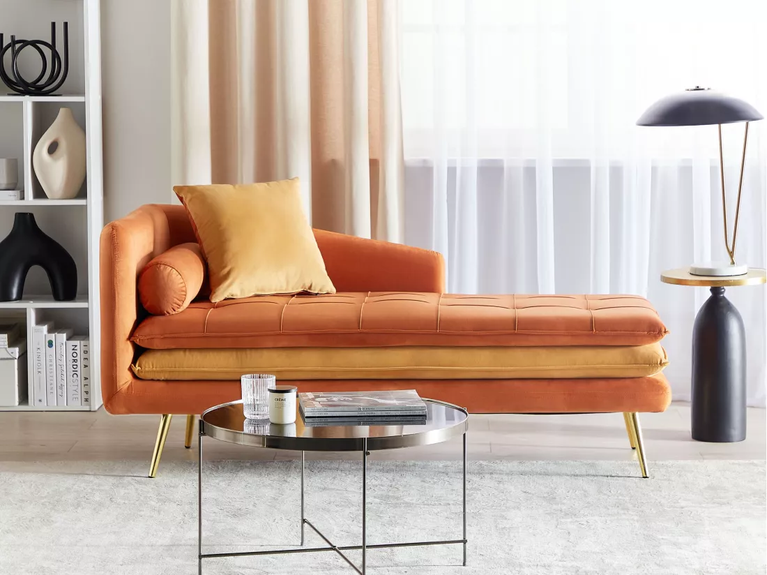 Chaise longue côté droite en velours orange et pieds dorés GONESSE