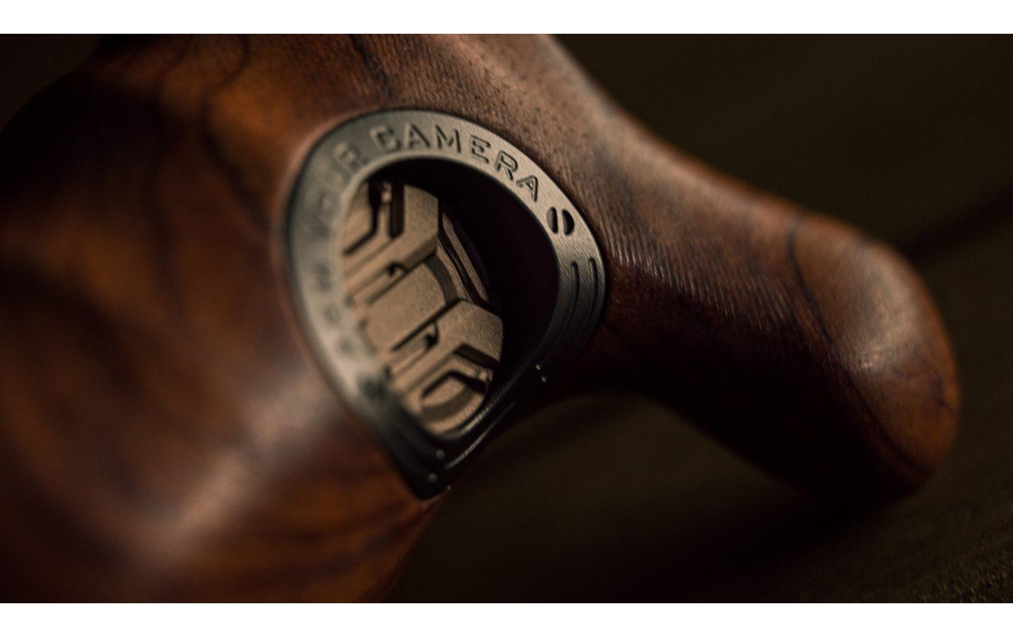 Advanced Right Side Wooden Handle Type X<br>Ergonomischer Holzgriff für maximalen Komfort mit ARRI-Rosettenanschluss