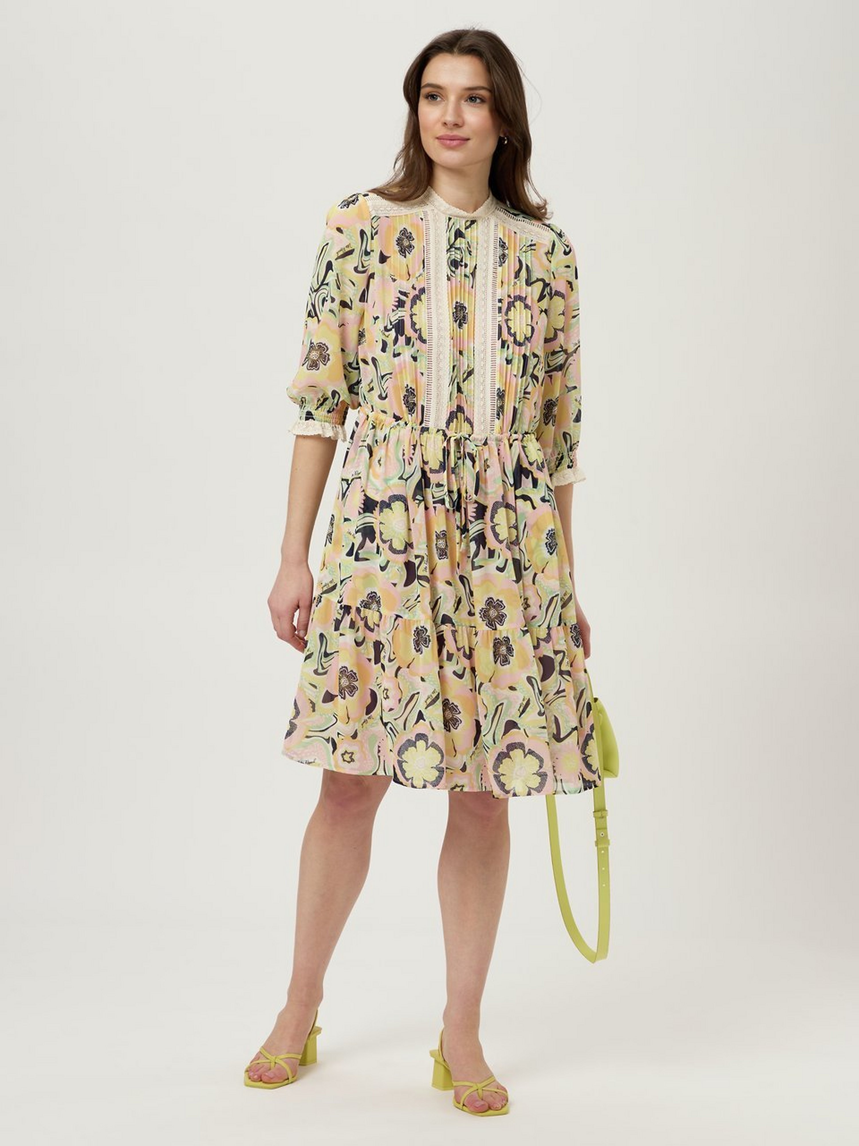 Kleid mit Rundhals-Ausschnitt